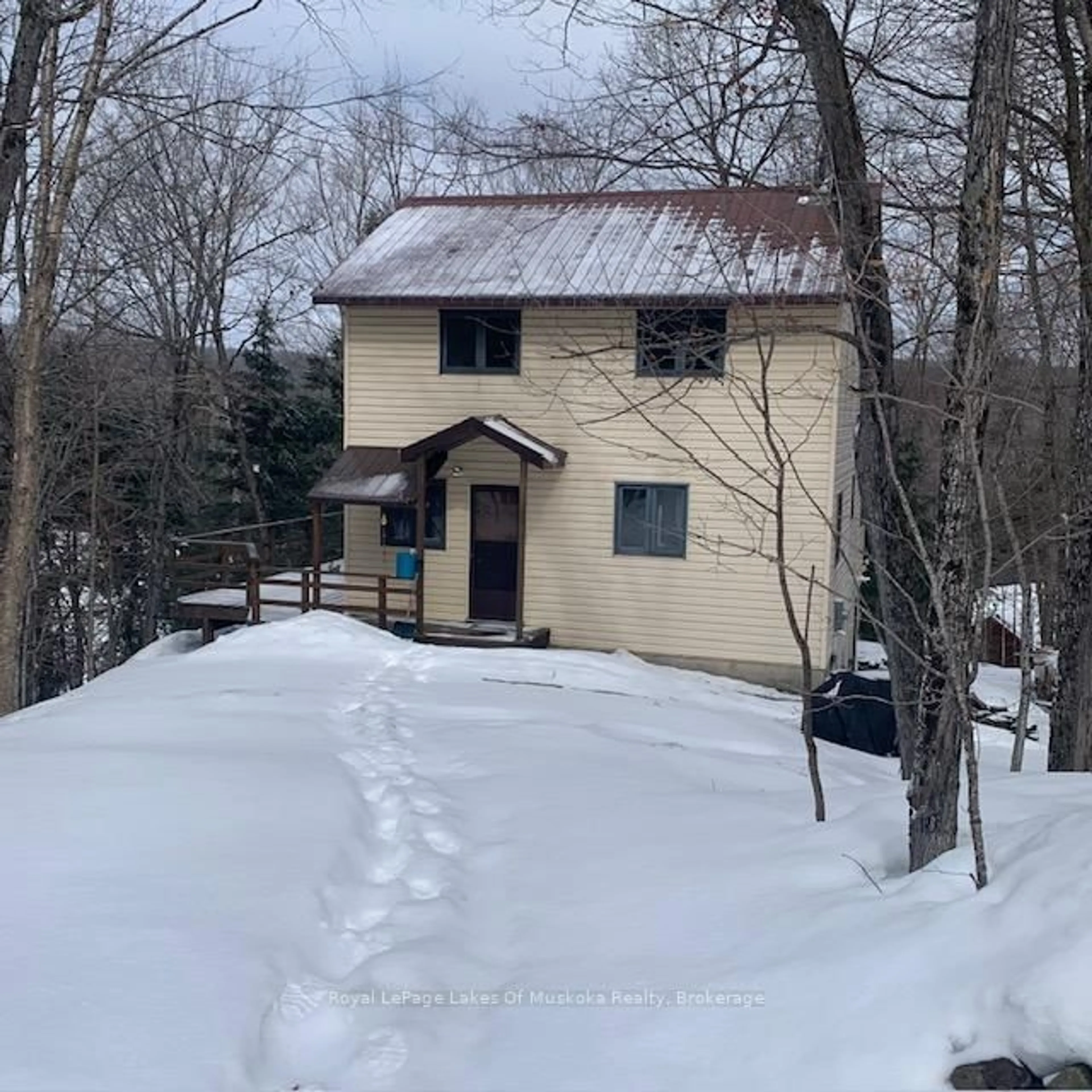 Shed for 22 Frank Lane, Perry Ontario P0A 1J0