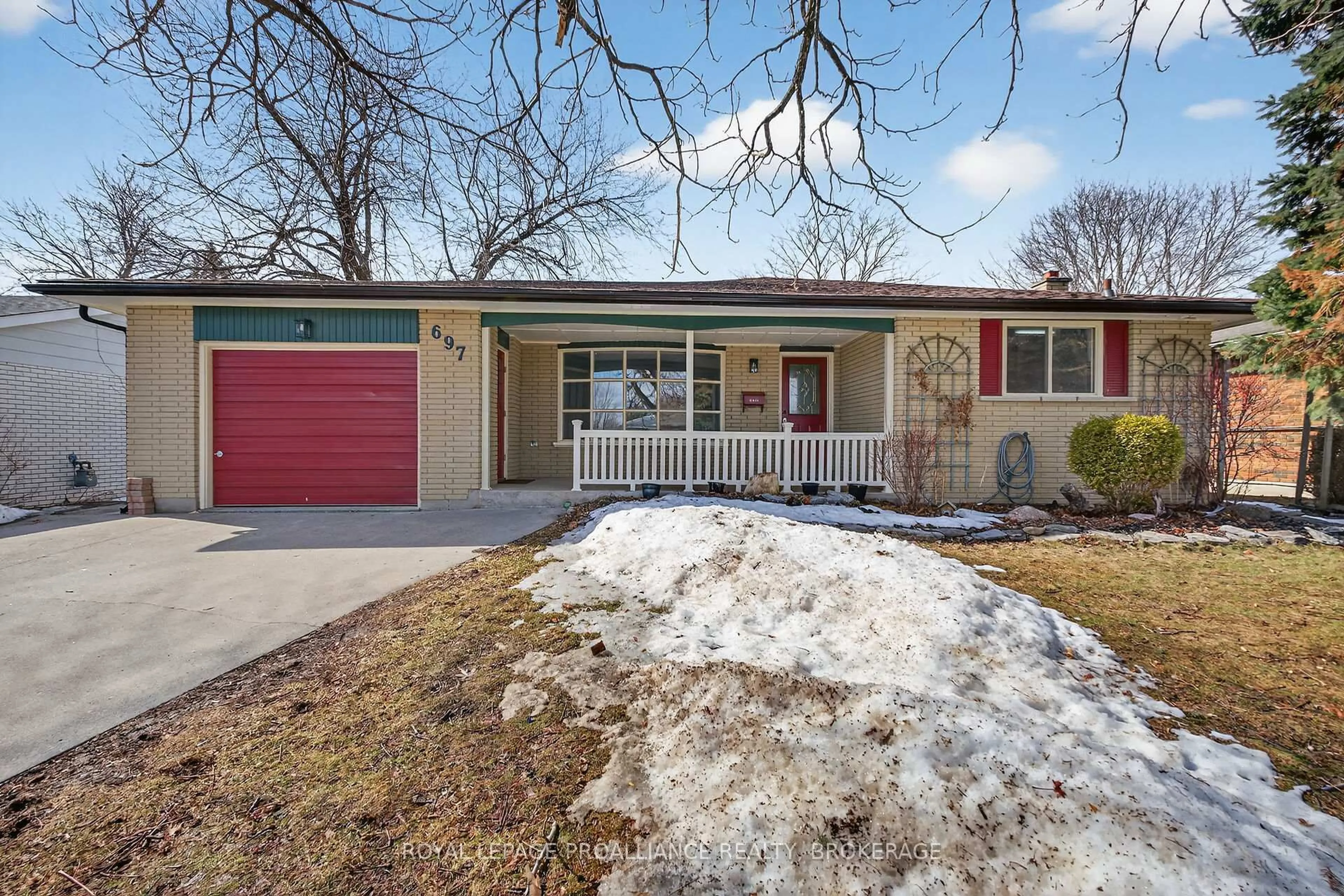 Home with vinyl exterior material, street for 697 Fleet St, Kingston Ontario K7M 5A4