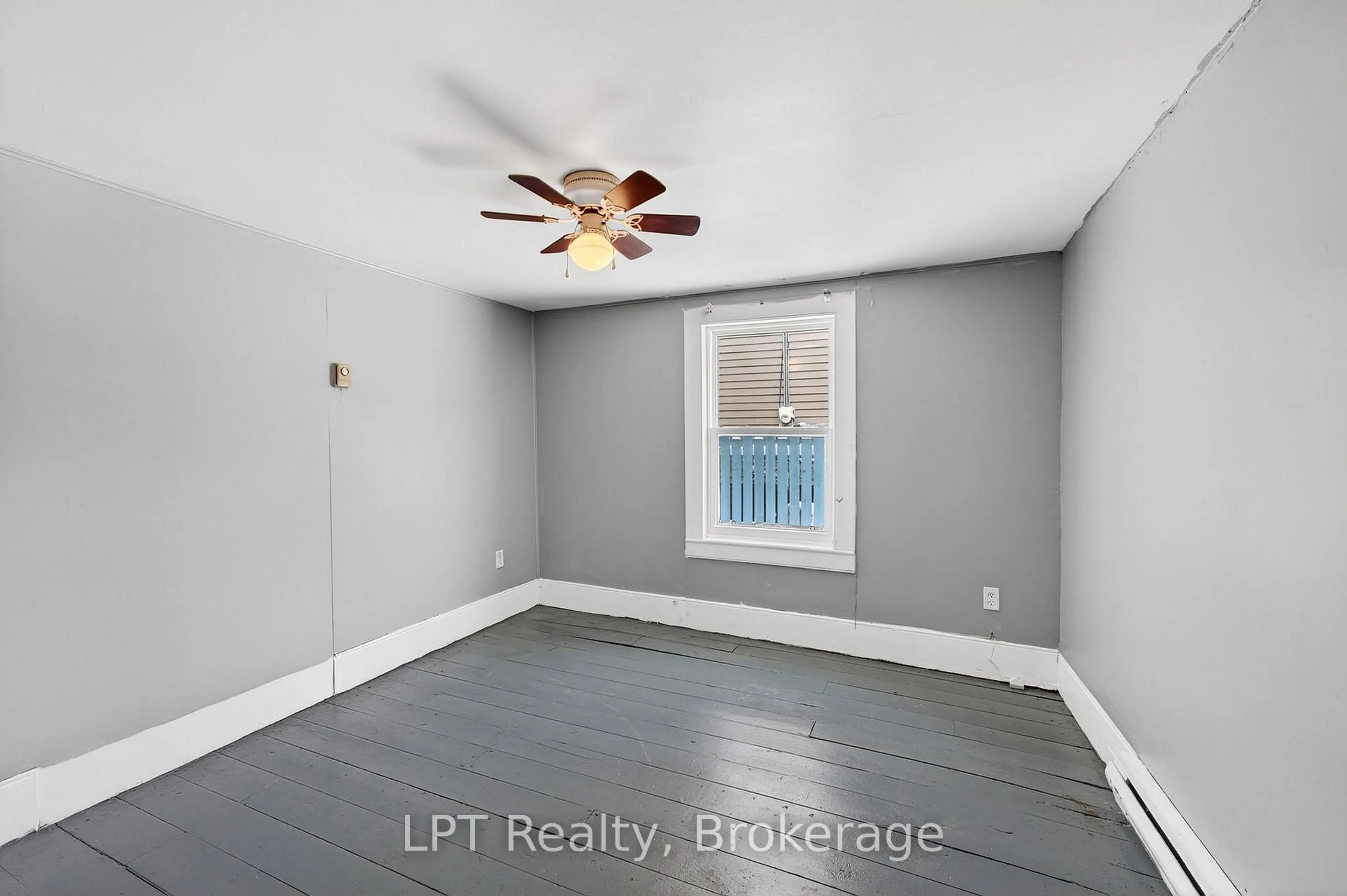 A pic of a room for 176 Garden St, Gananoque Ontario K7G 1H9