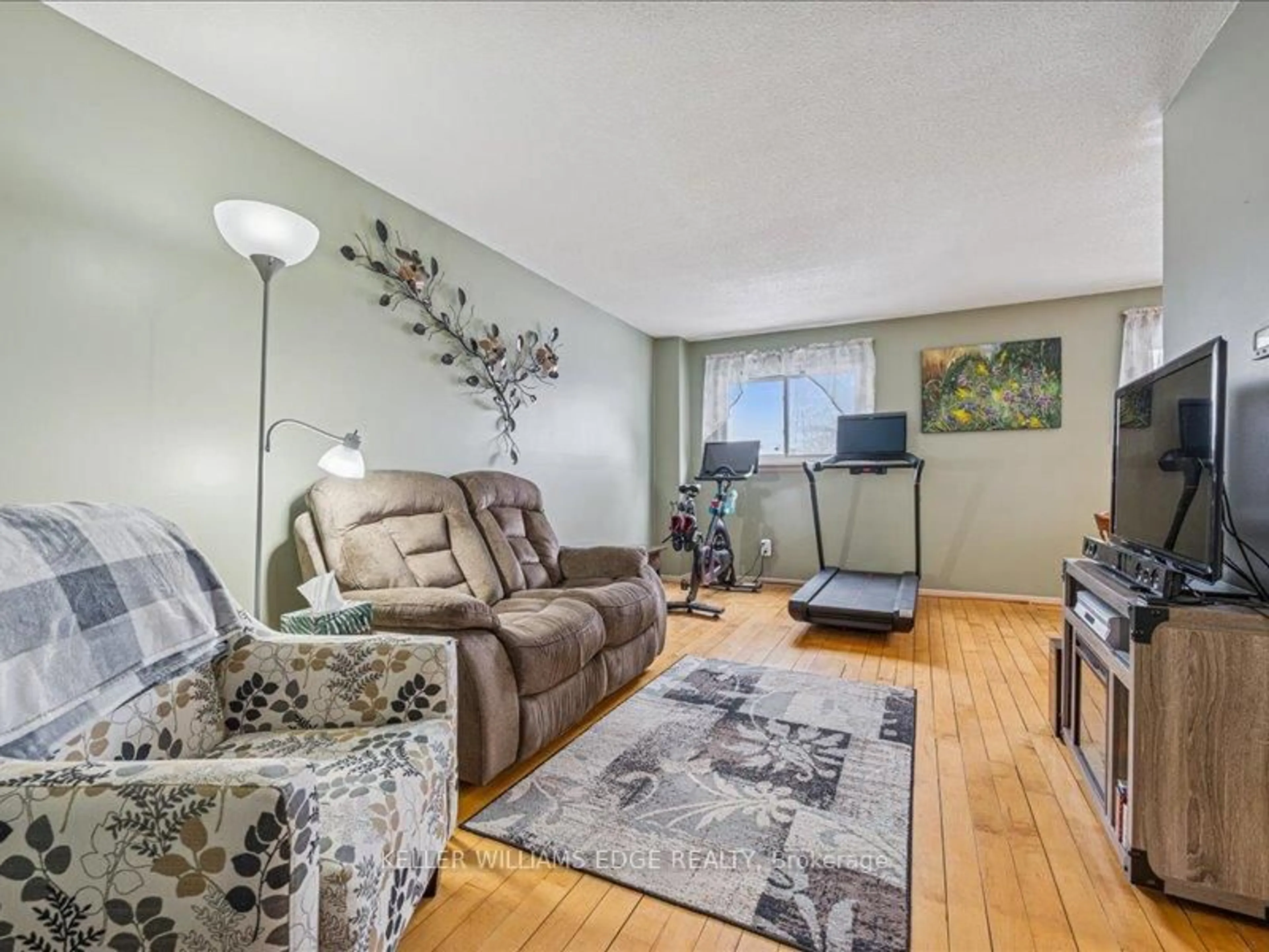 Living room with furniture, unknown for 51 Paulander Dr #31, Kitchener Ontario N2M 5E5