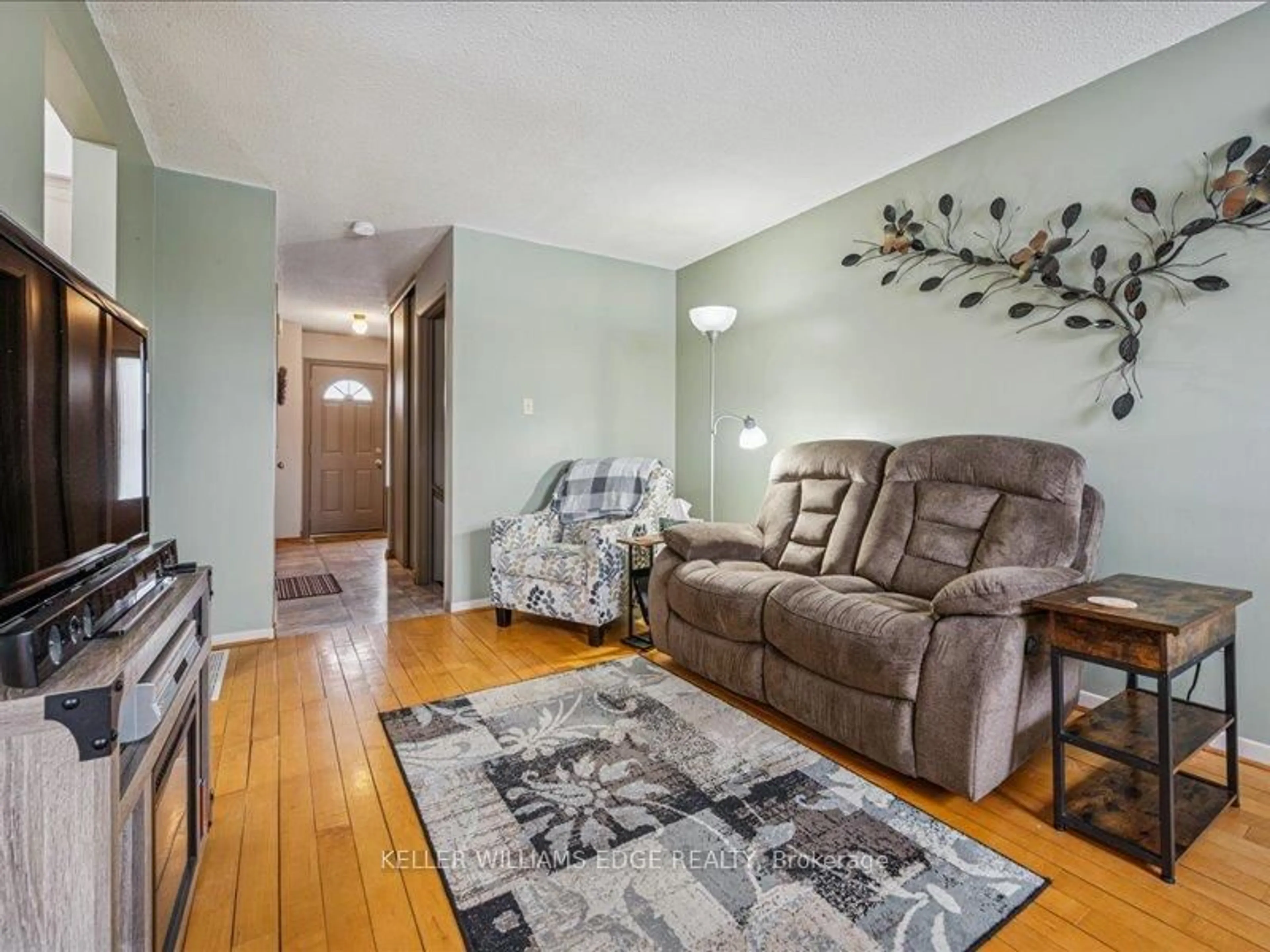 Living room with furniture, unknown for 51 Paulander Dr #31, Kitchener Ontario N2M 5E5