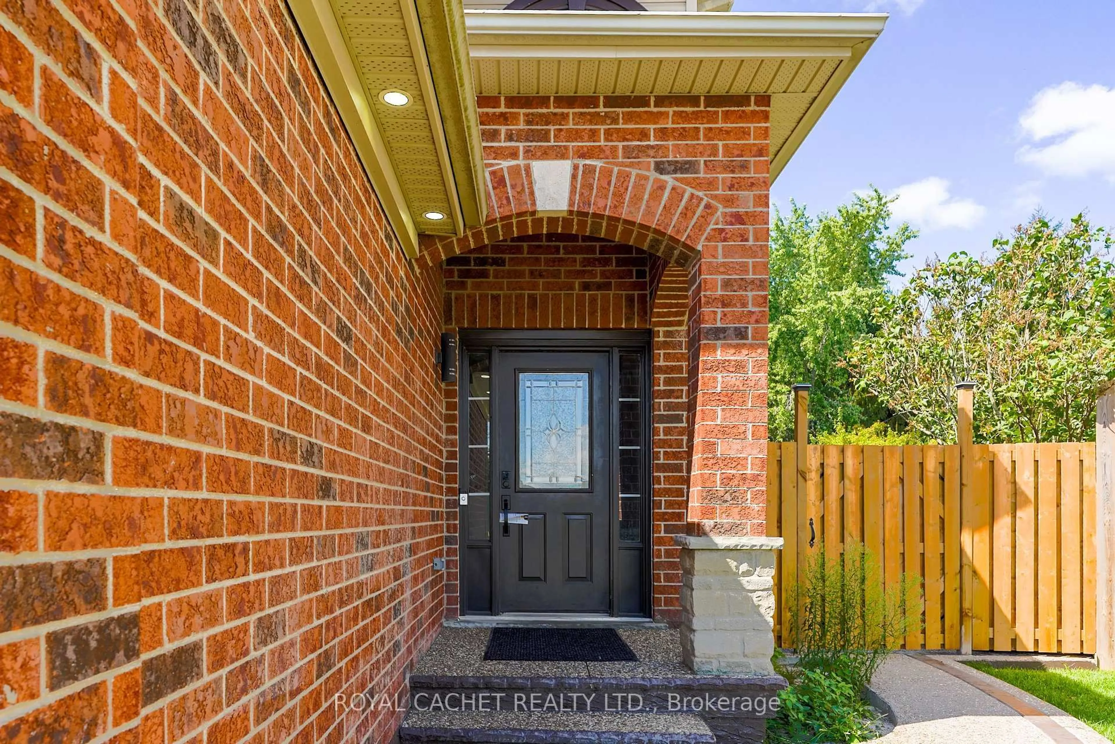 Home with brick exterior material, street for 36 Calvin Crt, Cambridge Ontario N3C 4J5