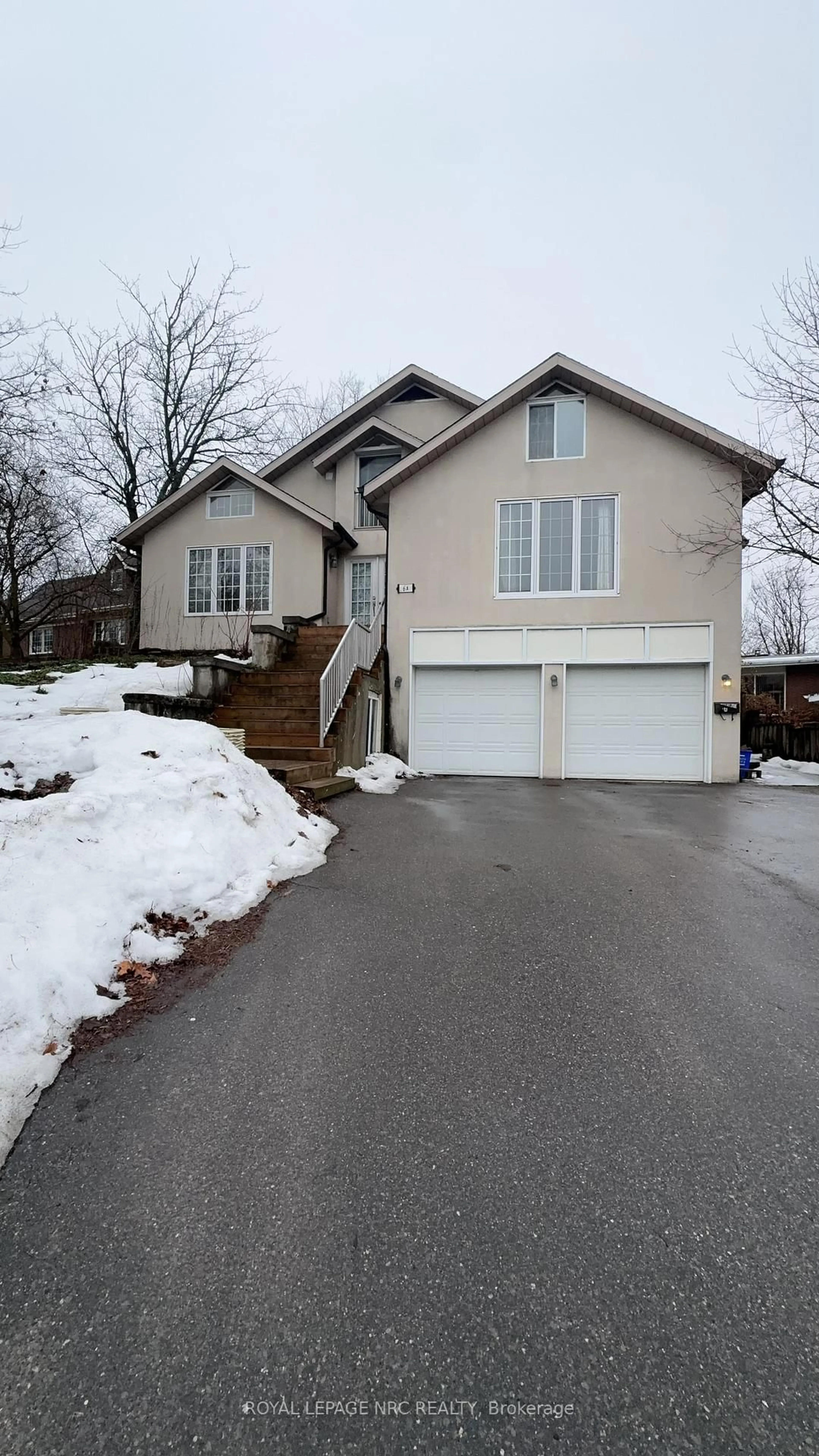 Home with vinyl exterior material, street for 6A Pearl Ann Dr, St. Catharines Ontario L2T 3B3