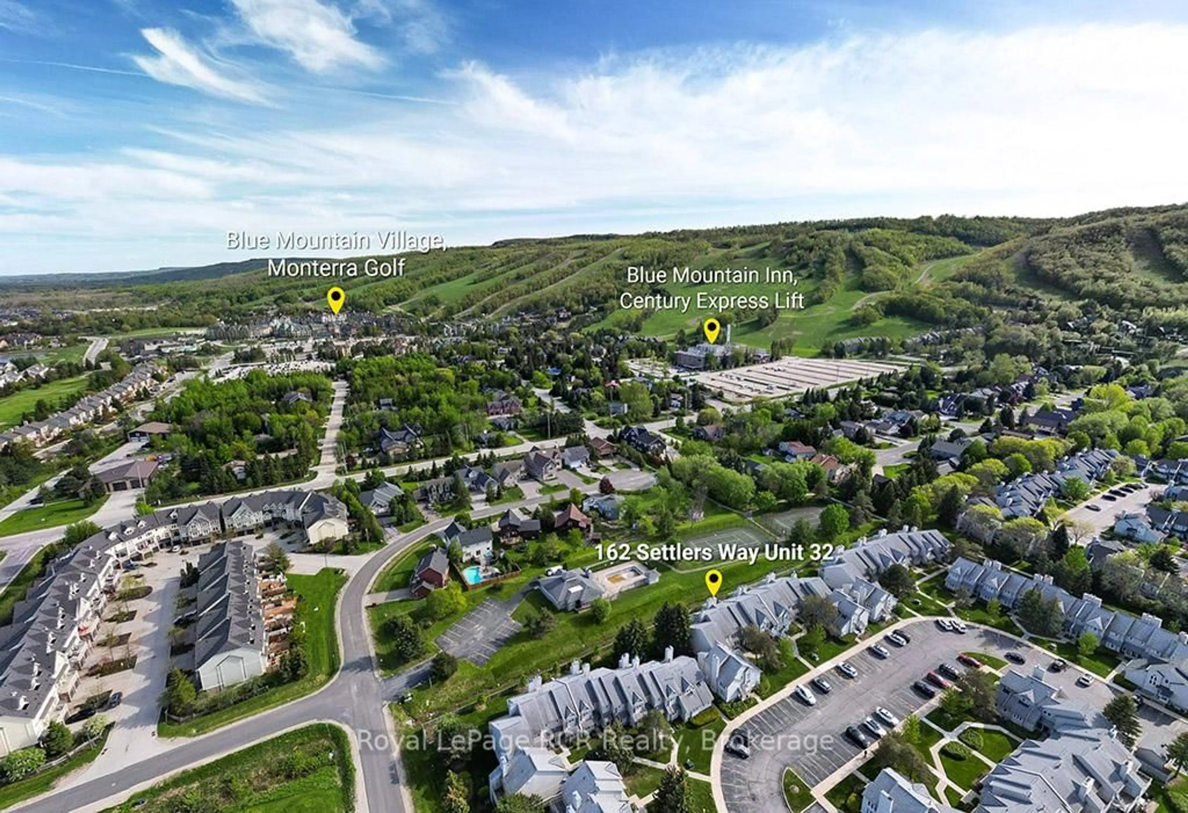 A pic from outside/outdoor area/front of a property/back of a property/a pic from drone, unknown for 162 Settlers Way #Unit #32, Blue Mountains Ontario L9Y 0M4