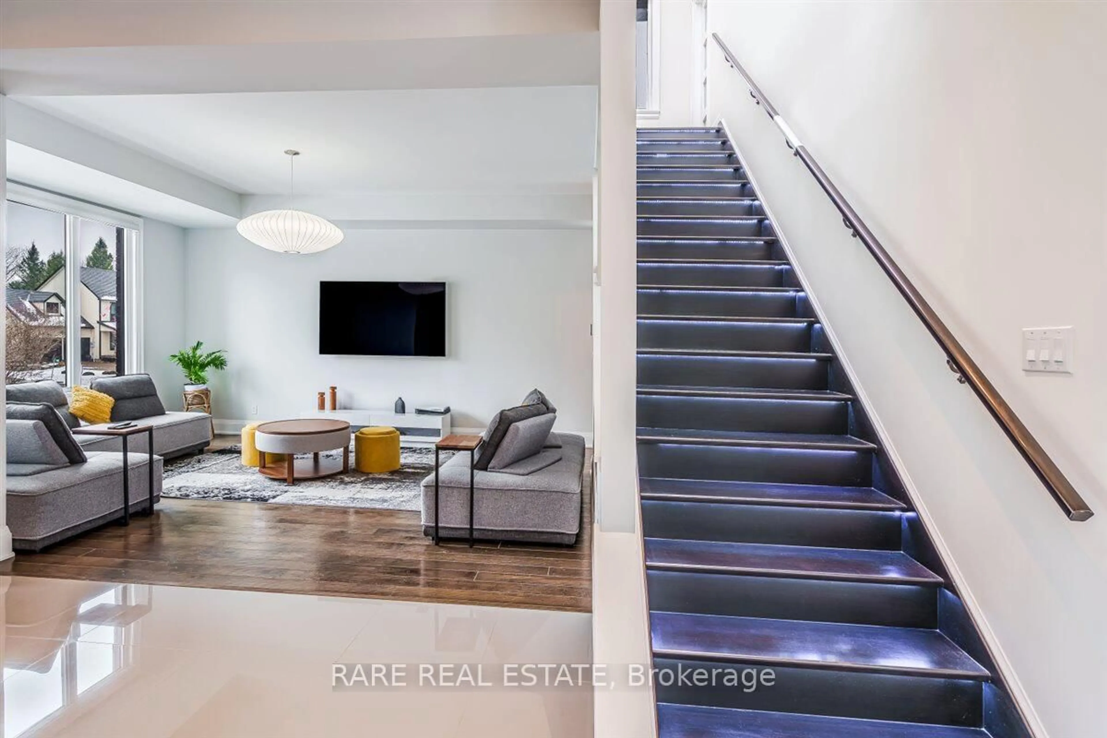 Stairs for 125 Craigmore Cres, Blue Mountains Ontario L9Y 0N6