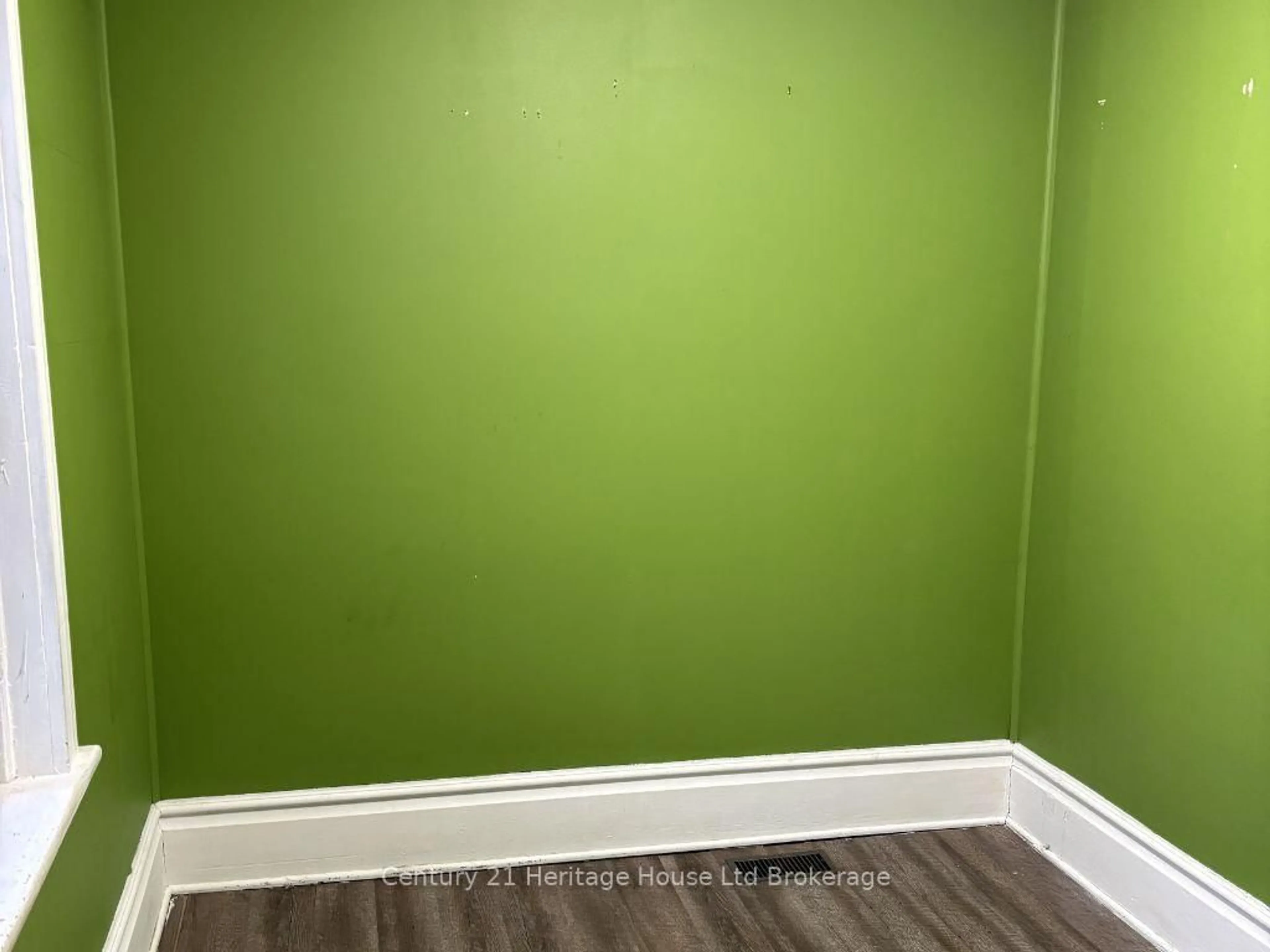 A pic of a room for 126 Burtch St, Woodstock Ontario N4S 3M7