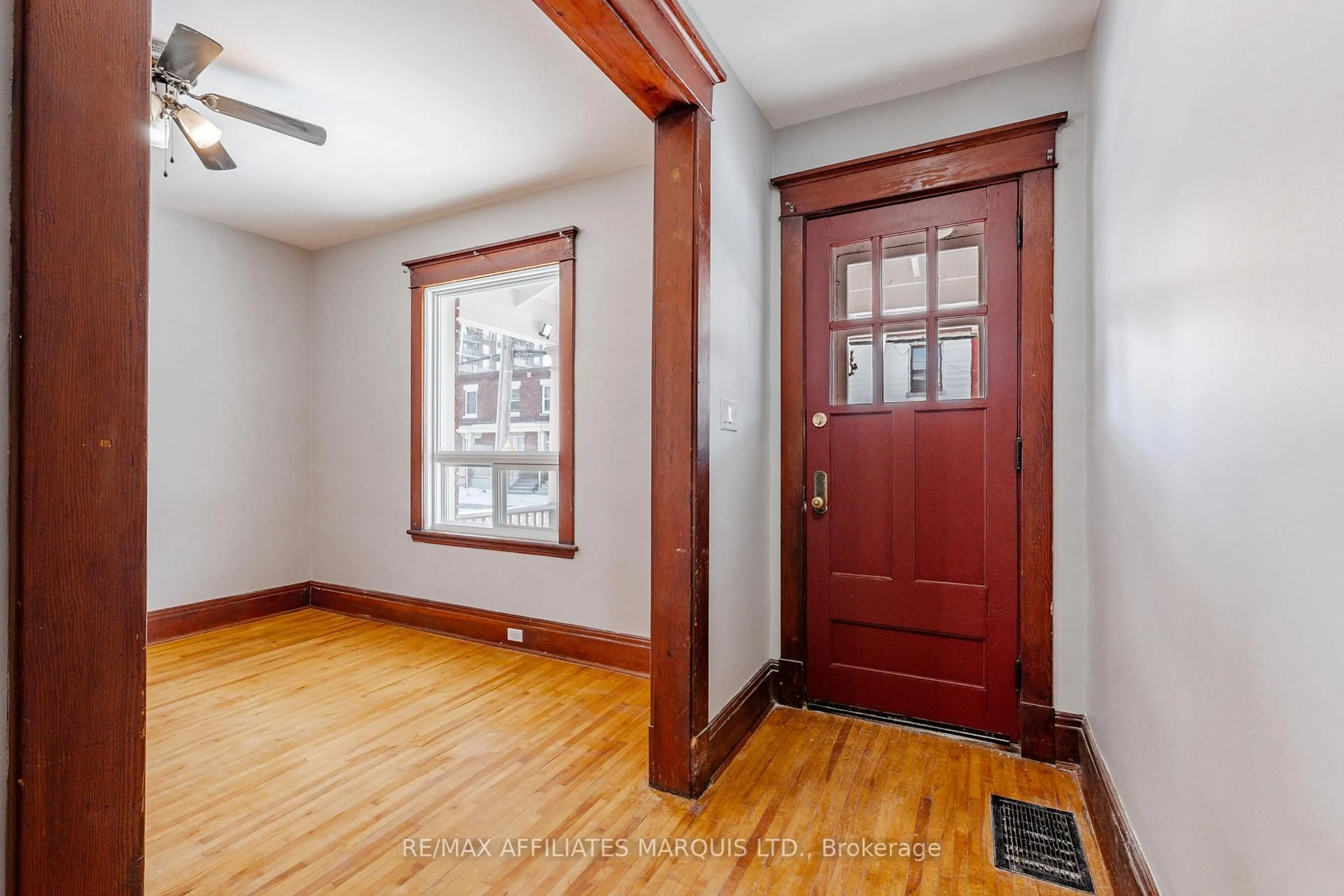 Indoor entryway for 127 First St, Cornwall Ontario K6J 1C2