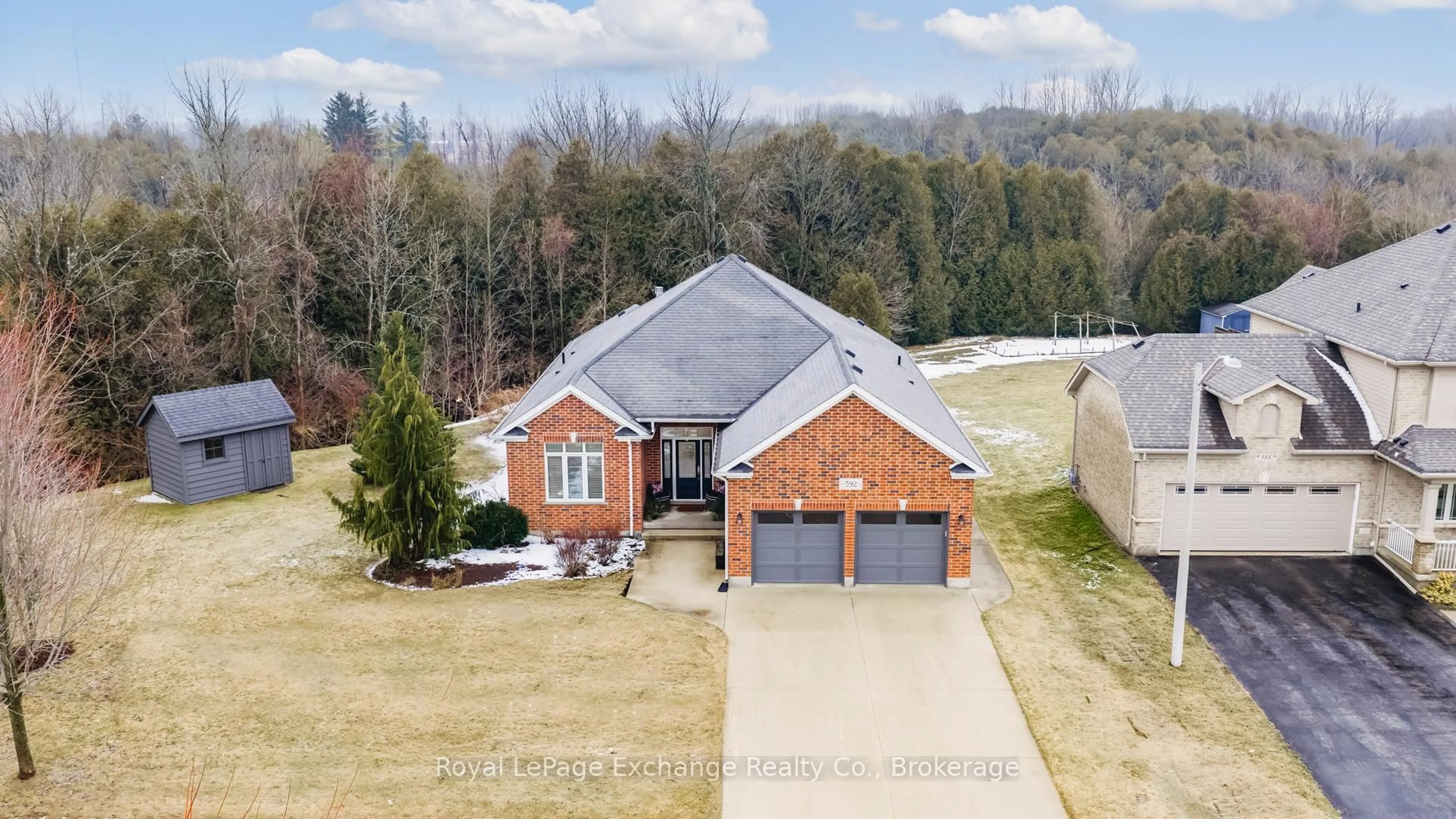 A pic from outside/outdoor area/front of a property/back of a property/a pic from drone, street for 592 Hunter St, Kincardine Ontario N2Z 0B2