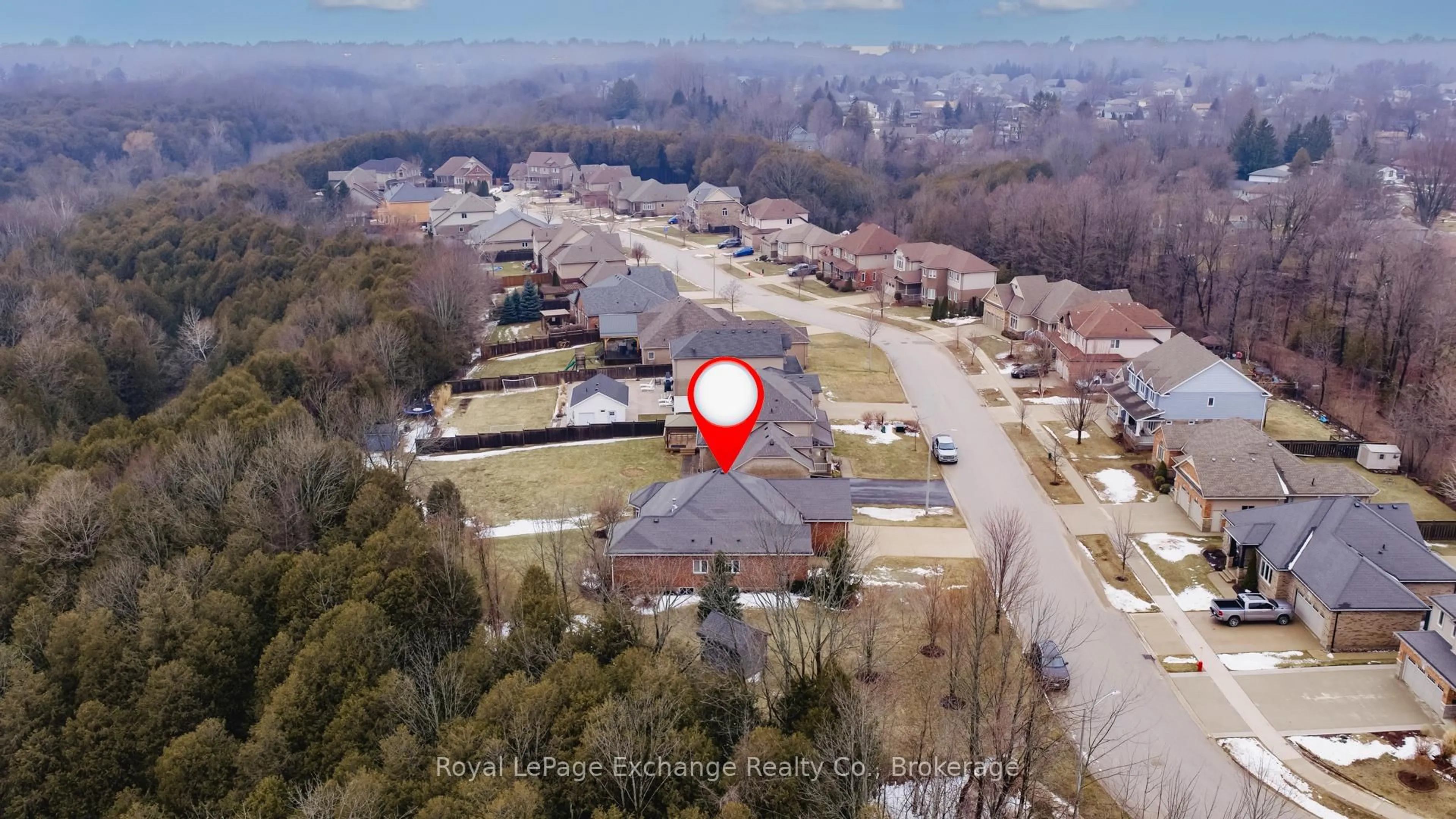 A pic from outside/outdoor area/front of a property/back of a property/a pic from drone, street for 592 Hunter St, Kincardine Ontario N2Z 0B2