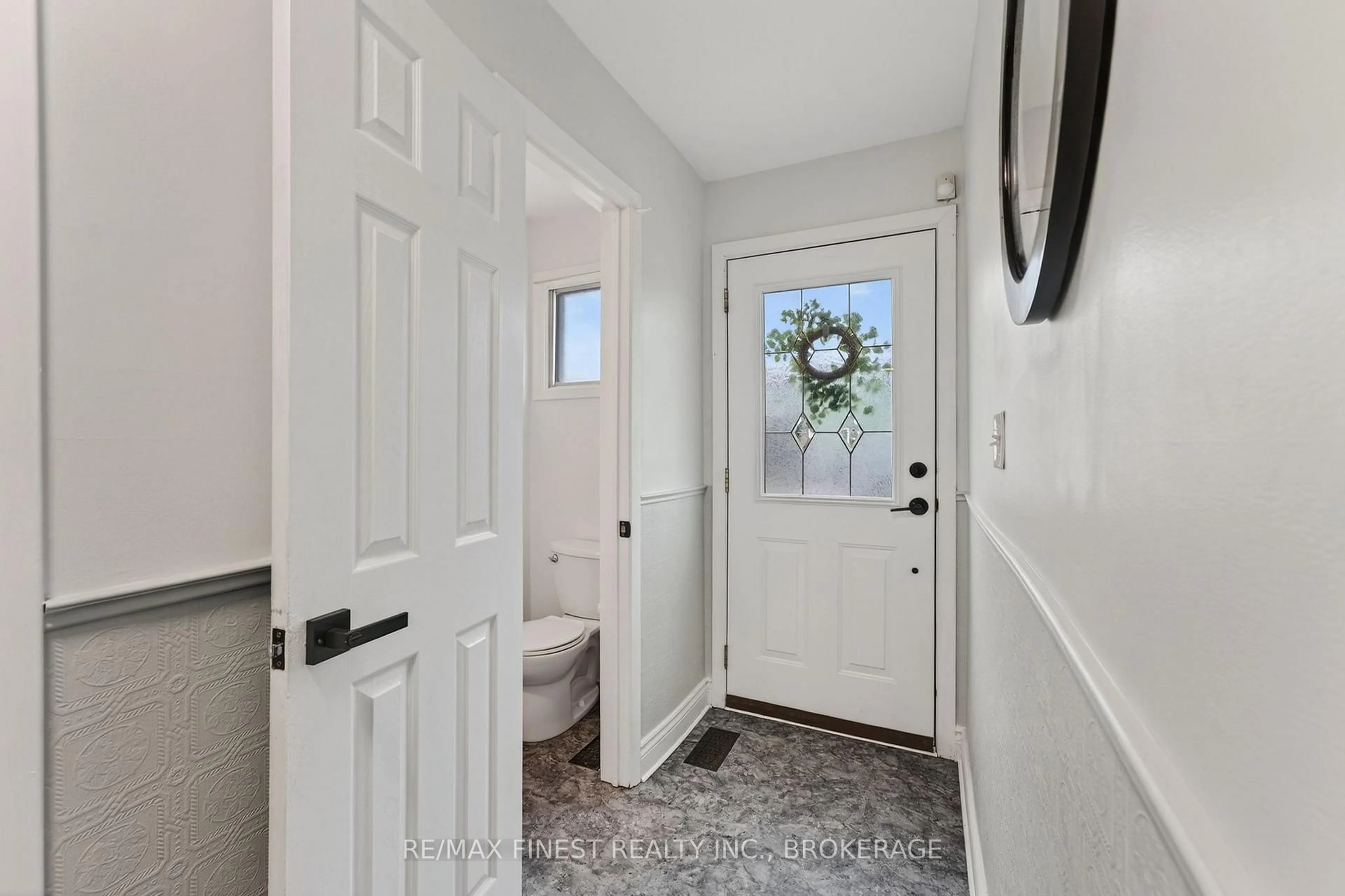 Indoor entryway for 30 Addington St #4, Loyalist Ontario K7N 1C5