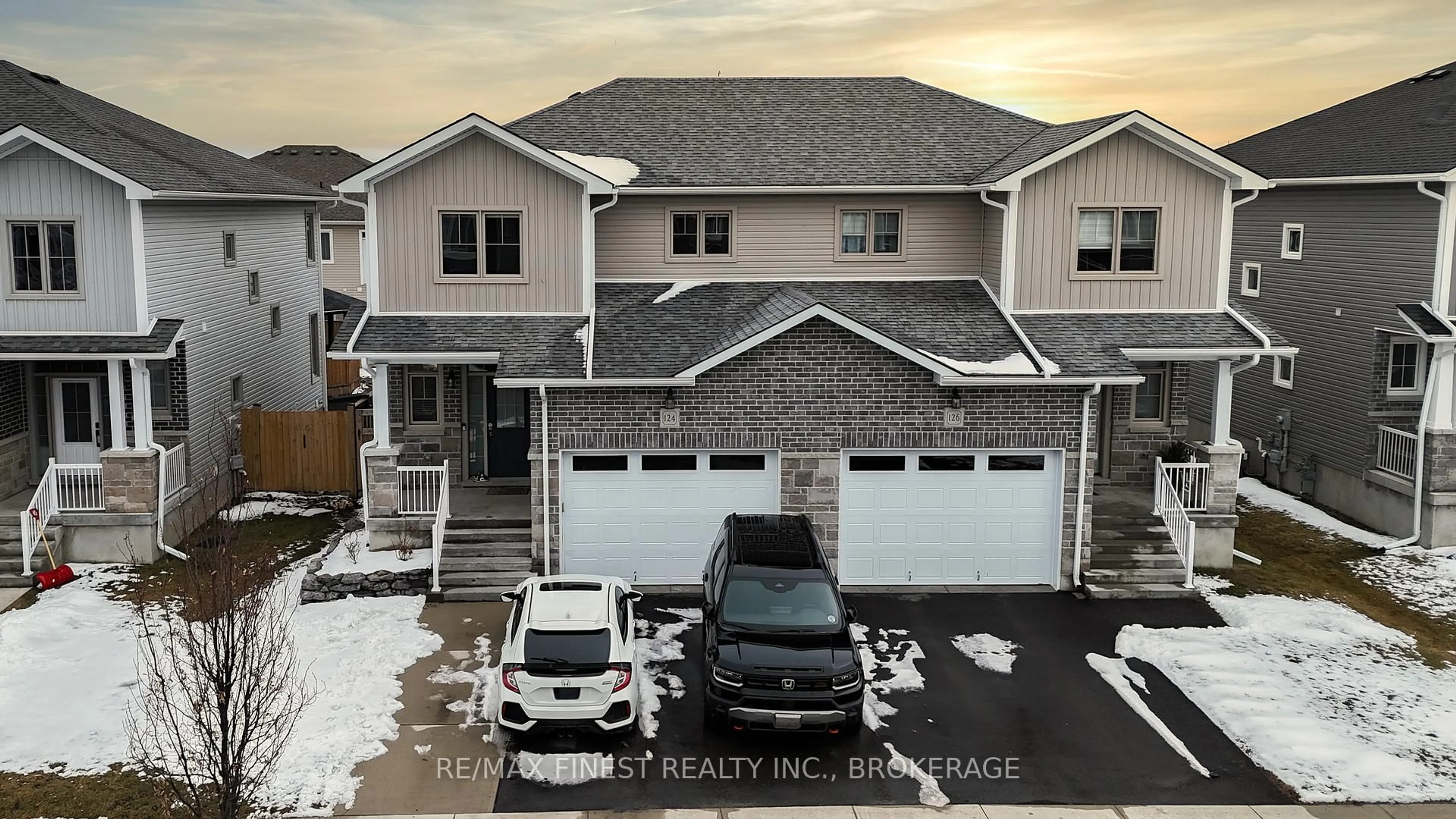 A pic from outside/outdoor area/front of a property/back of a property/a pic from drone, street for 124 Hazlett St, Bath Ontario K0H 1G0