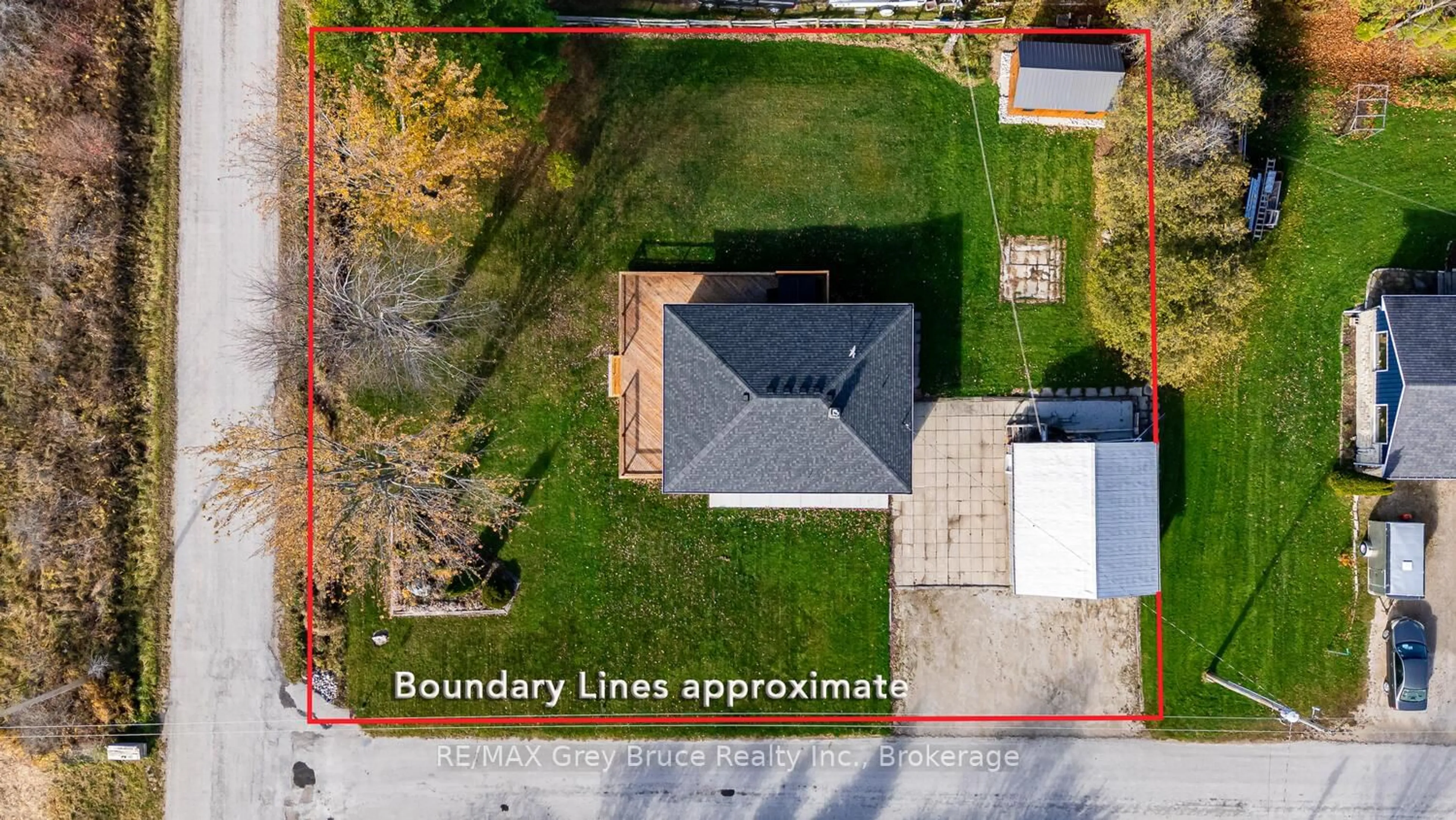A pic from outside/outdoor area/front of a property/back of a property/a pic from drone, unknown for 105 John St, Georgian Bluffs Ontario N0H 2T0