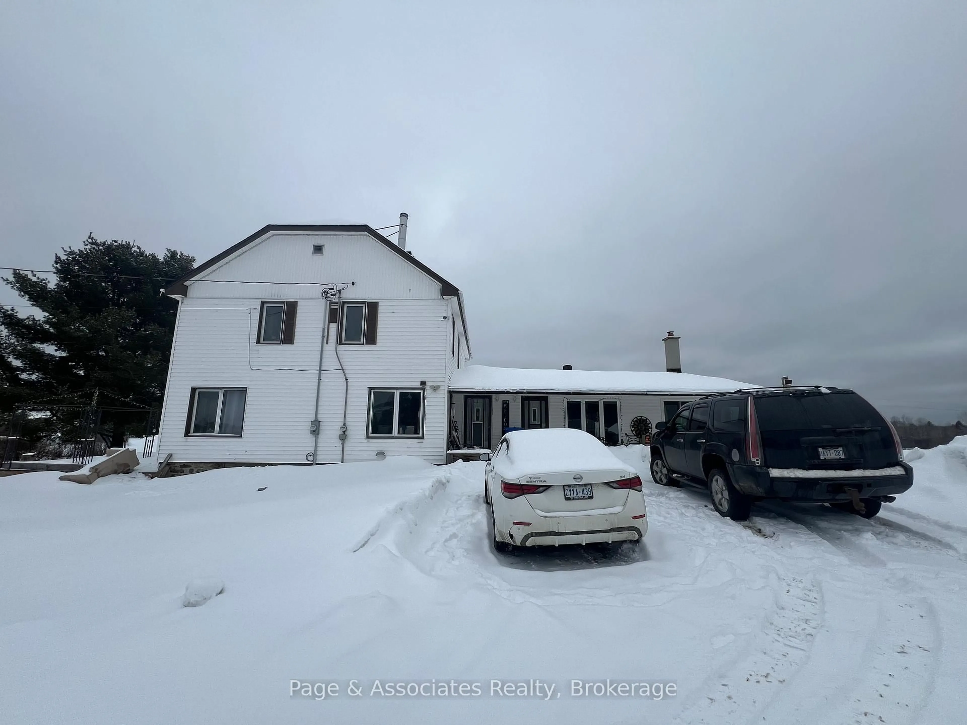 A pic from outside/outdoor area/front of a property/back of a property/a pic from drone, building for 389 Larocque St, West Nipissing Ontario P0H 1M0