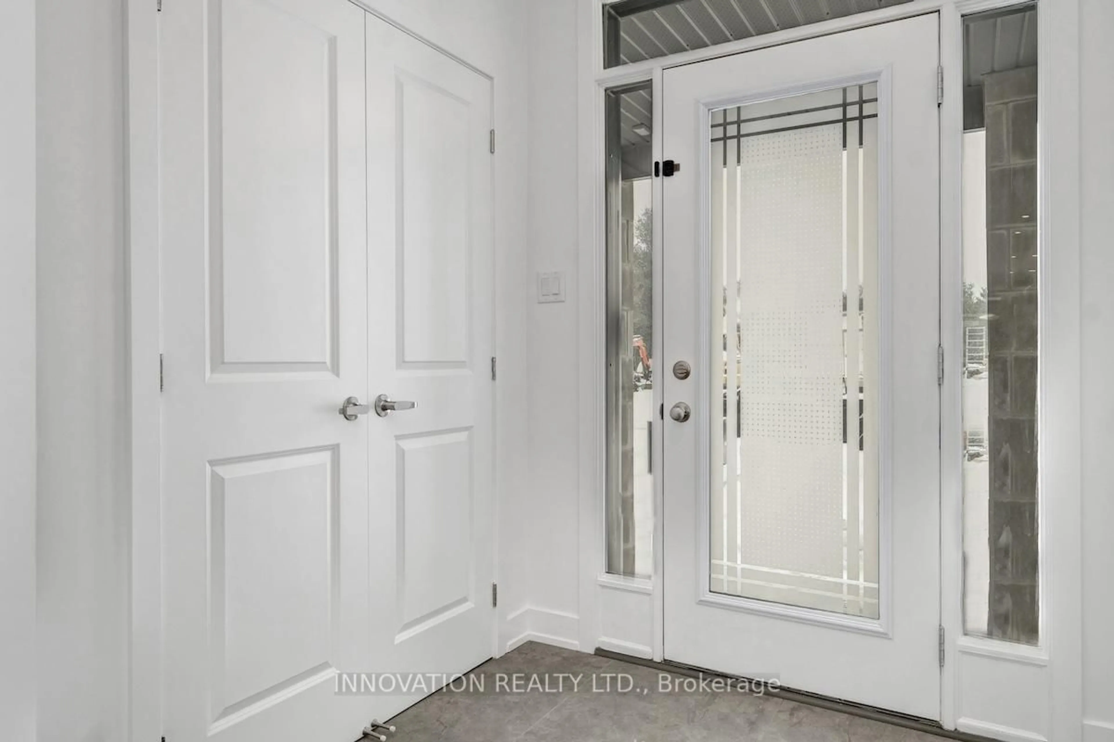 Indoor entryway for 2349 Goldhawk Dr, Ottawa Ontario K2S 2X3