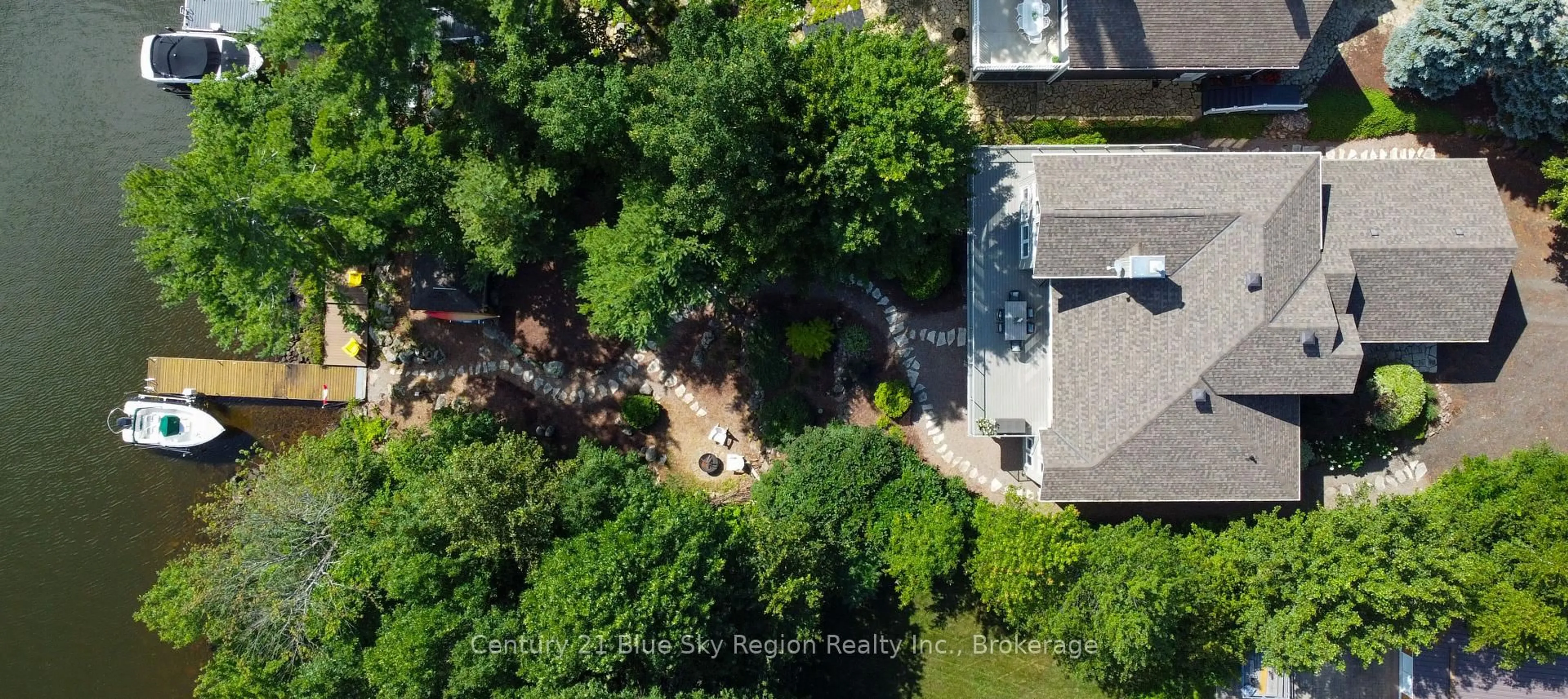 A pic from outside/outdoor area/front of a property/back of a property/a pic from drone, unknown for 65 MARINE Dr, Callander Ontario P0H 1H0