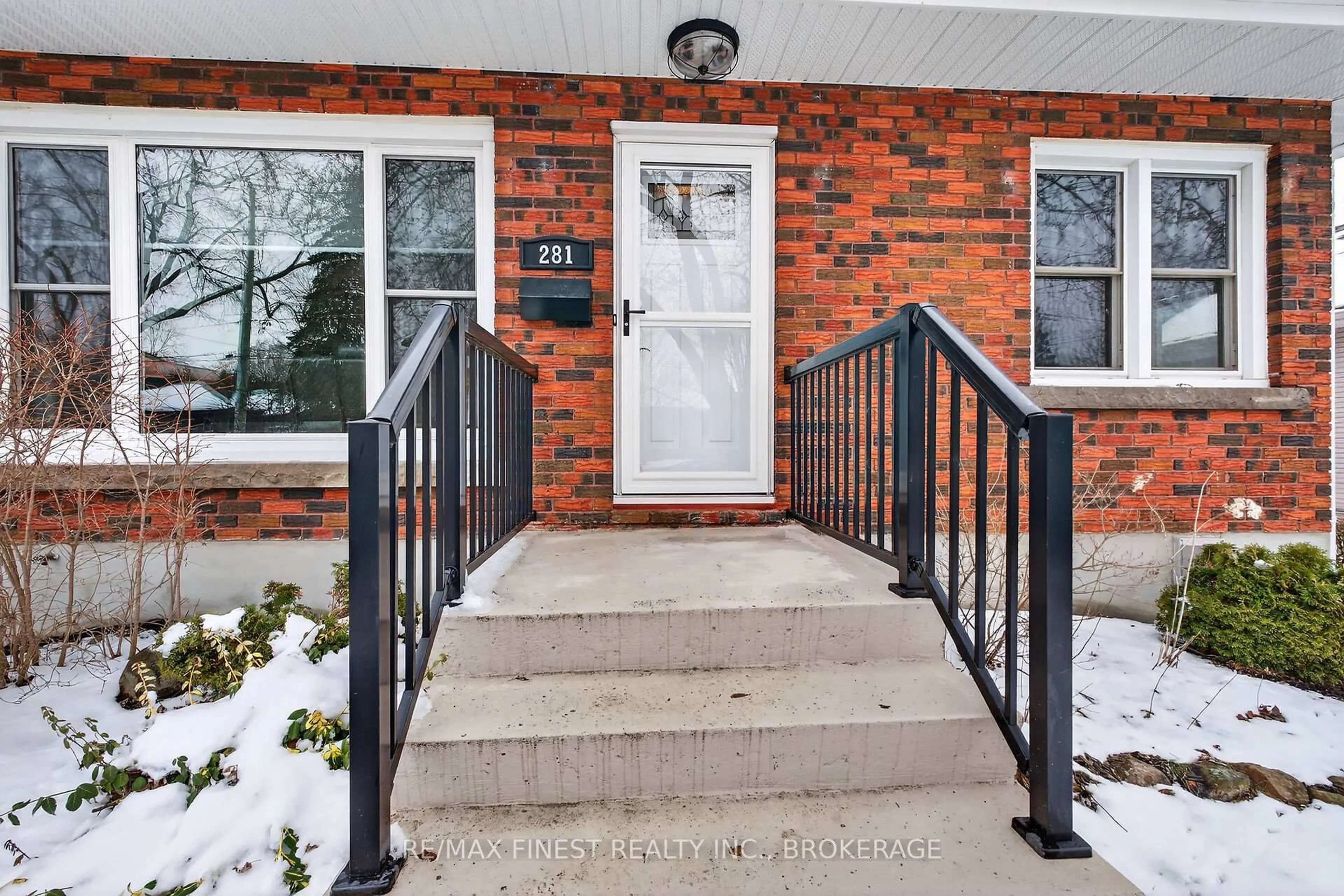 Indoor entryway for 281 Westdale Ave, Kingston Ontario K7L 5S6