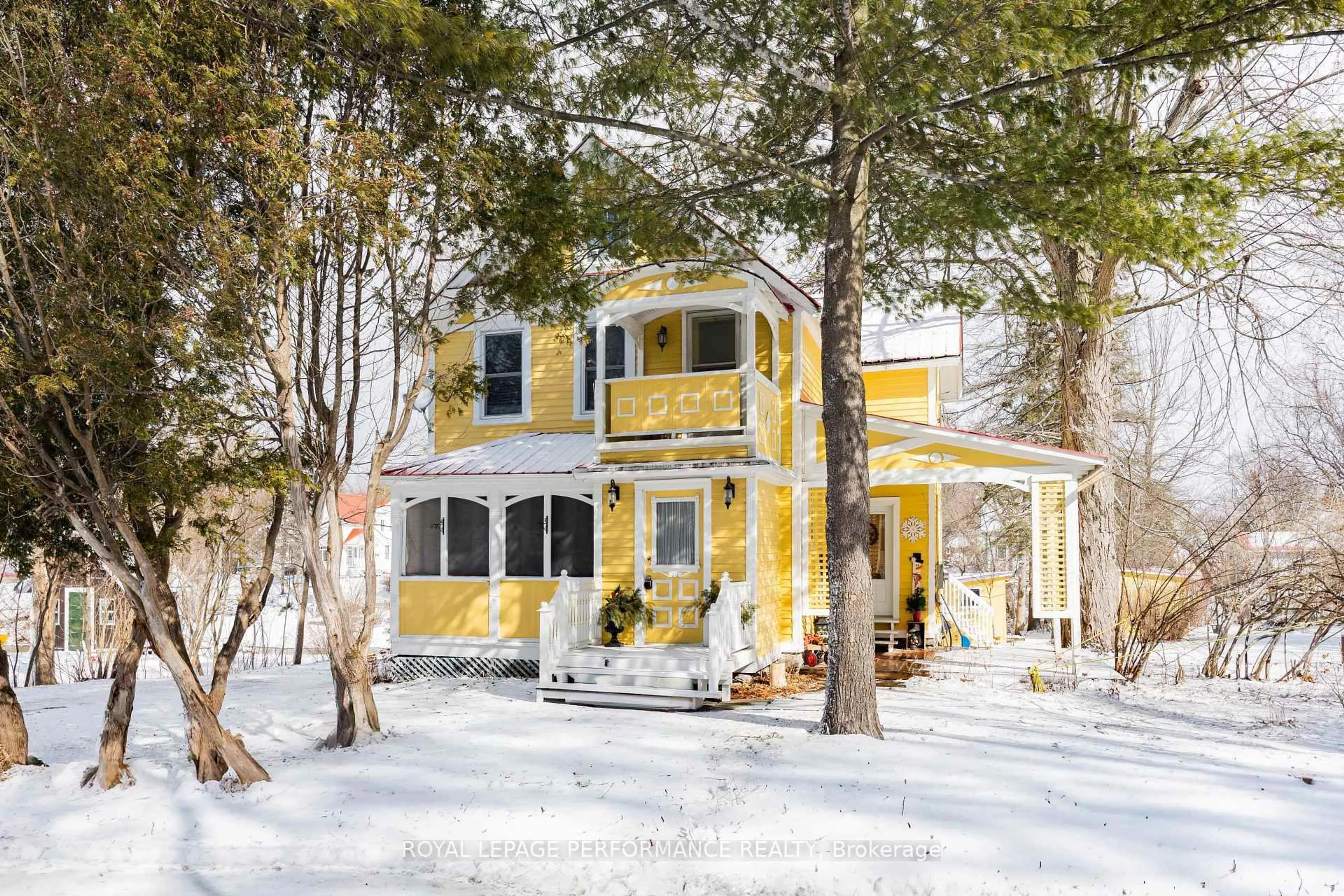 Home with vinyl exterior material, street for 19683 William St, South Glengarry Ontario K0C 2J0