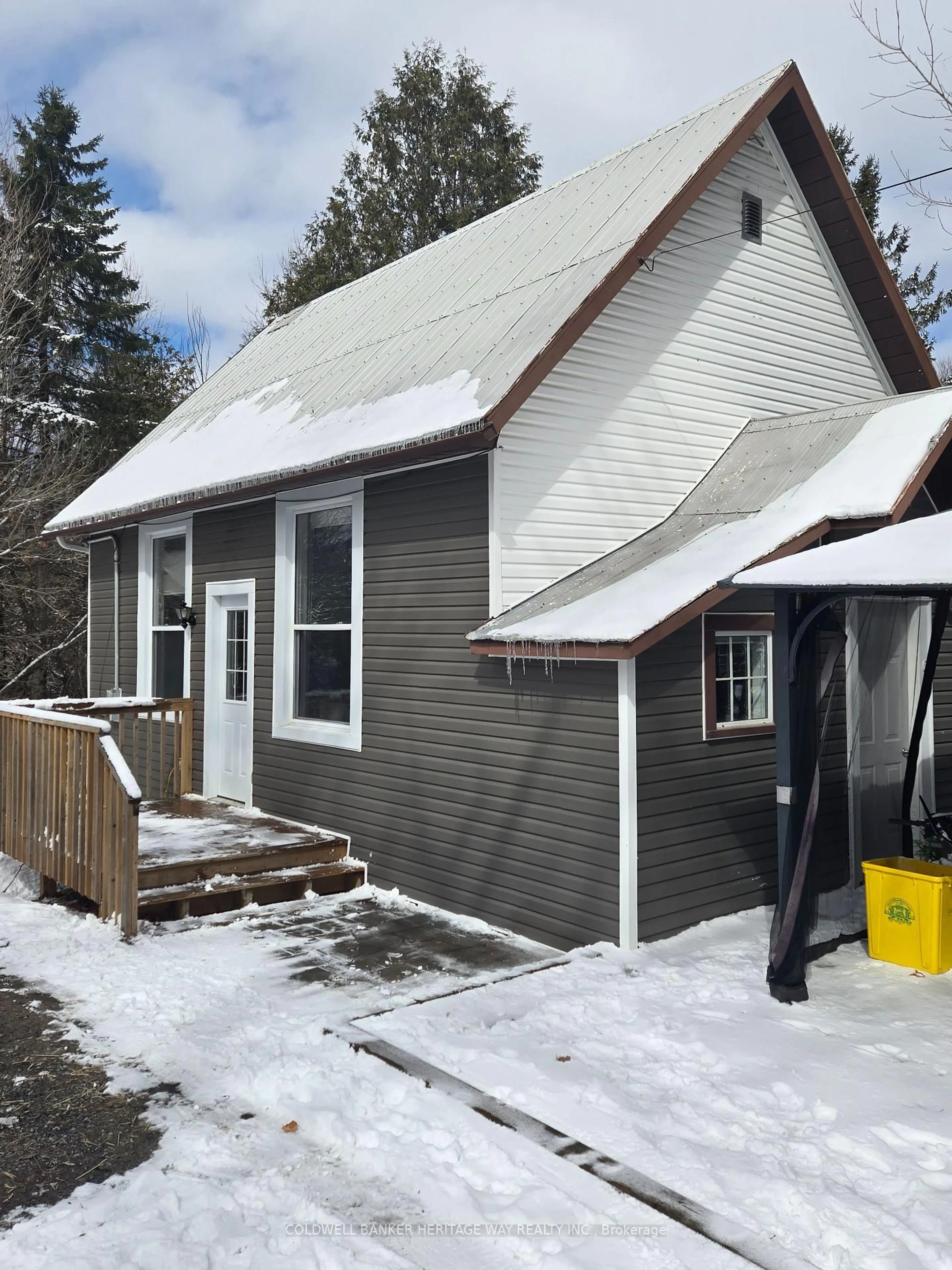 Home with vinyl exterior material, street for 2698 Concession 12A Rd, Lanark Ontario K0G 1K0