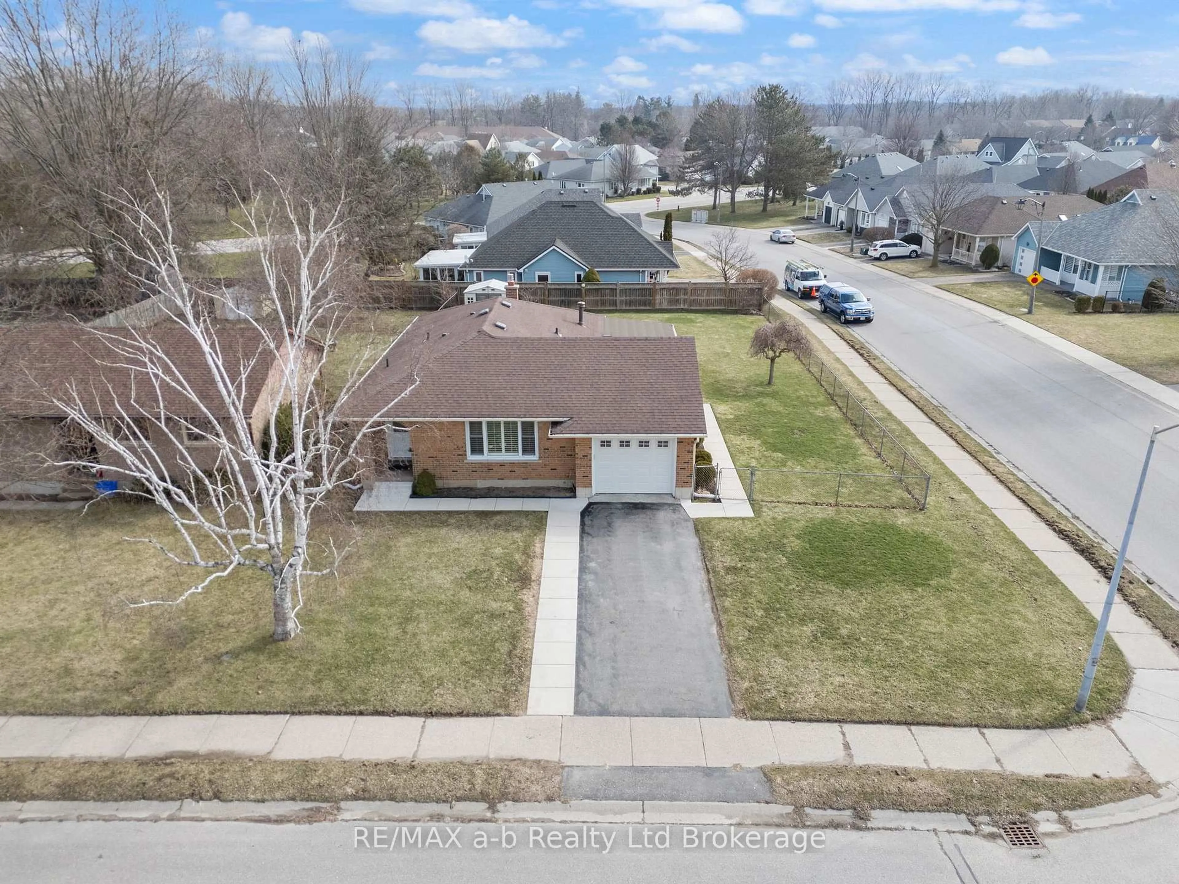 A pic from outside/outdoor area/front of a property/back of a property/a pic from drone, street for 24 DENRICH Ave, Tillsonburg Ontario N4G 4W2