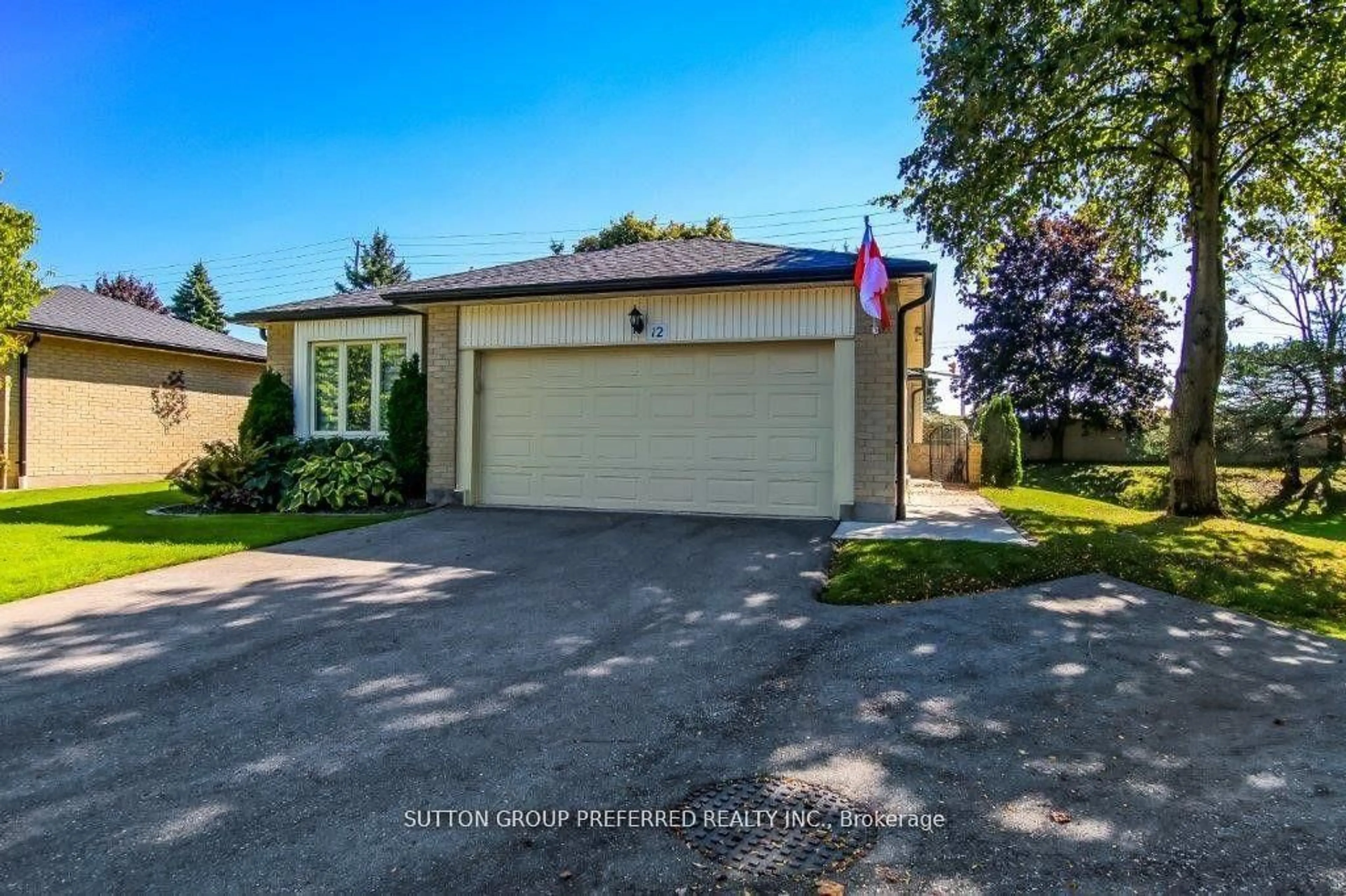 A pic from outside/outdoor area/front of a property/back of a property/a pic from drone, street for 163 Pine Valley Dr #12, London South Ontario N6J 4R1