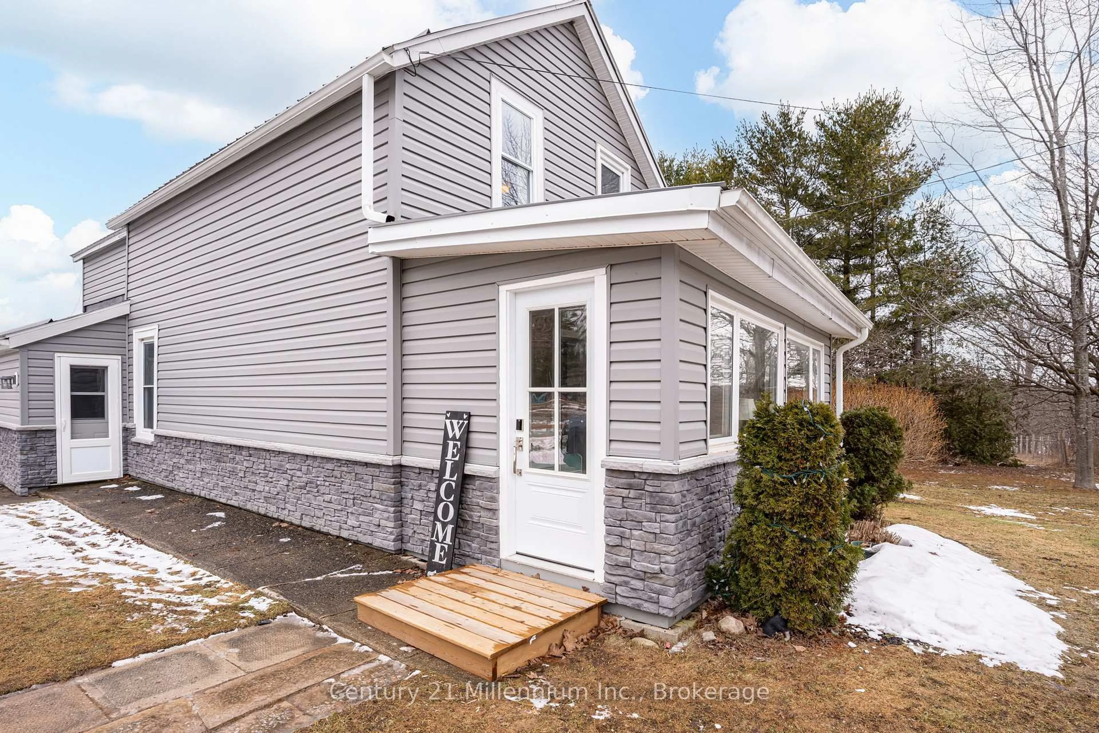 Home with vinyl exterior material, street for 441090 Elm St, Georgian Bluffs Ontario N0H 2T0