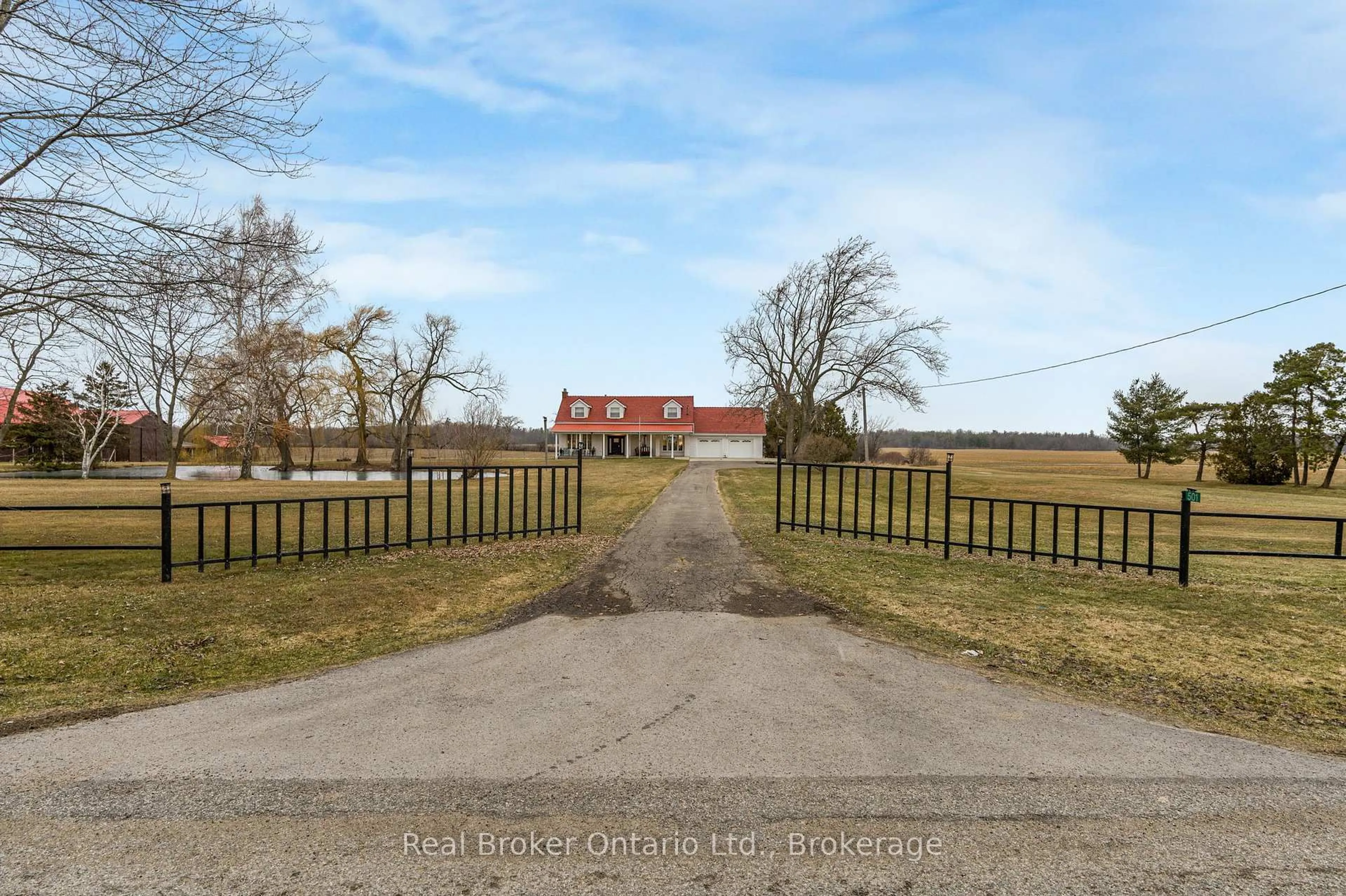 A pic from outside/outdoor area/front of a property/back of a property/a pic from drone, street for 501 Concession 2 Rd, Haldimand Ontario N0A 1C0