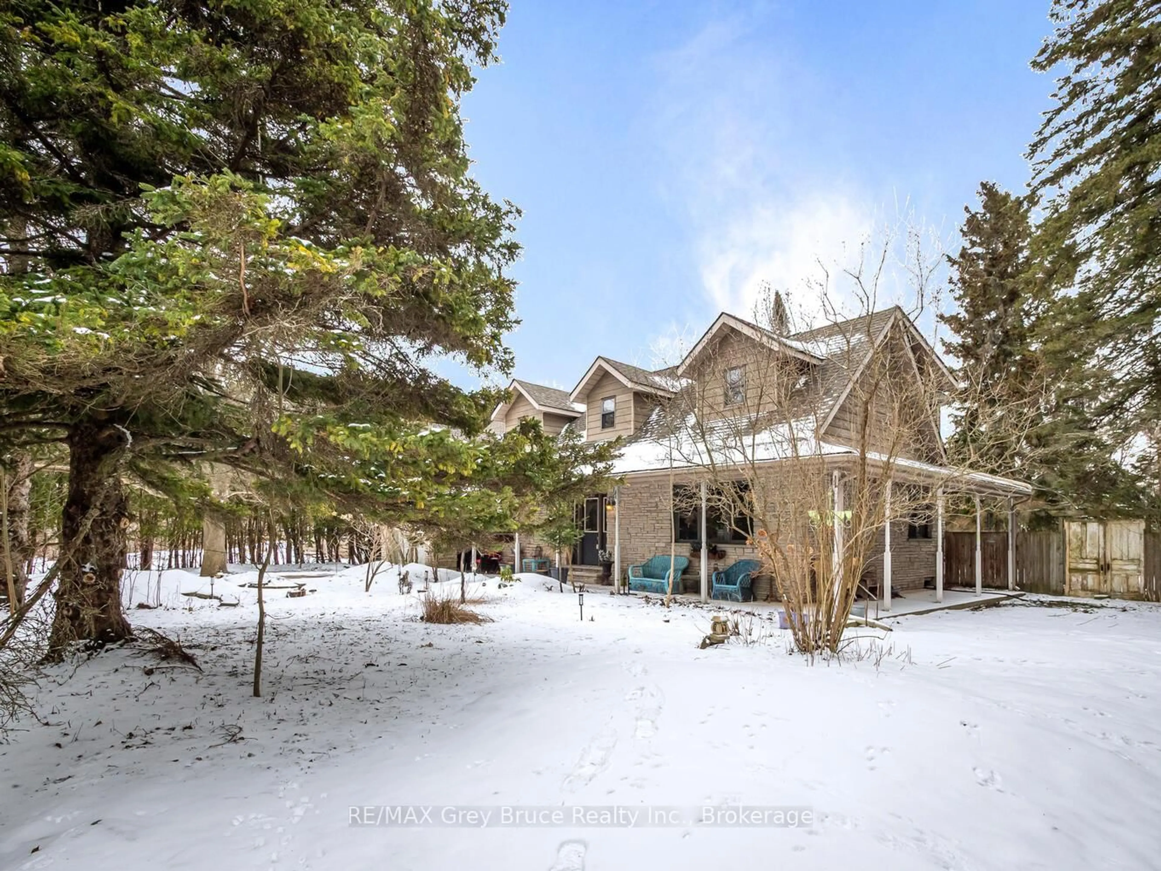 A pic from outside/outdoor area/front of a property/back of a property/a pic from drone, unknown for 6 Kirkland Pl, South Bruce Peninsula Ontario N0H 2G0