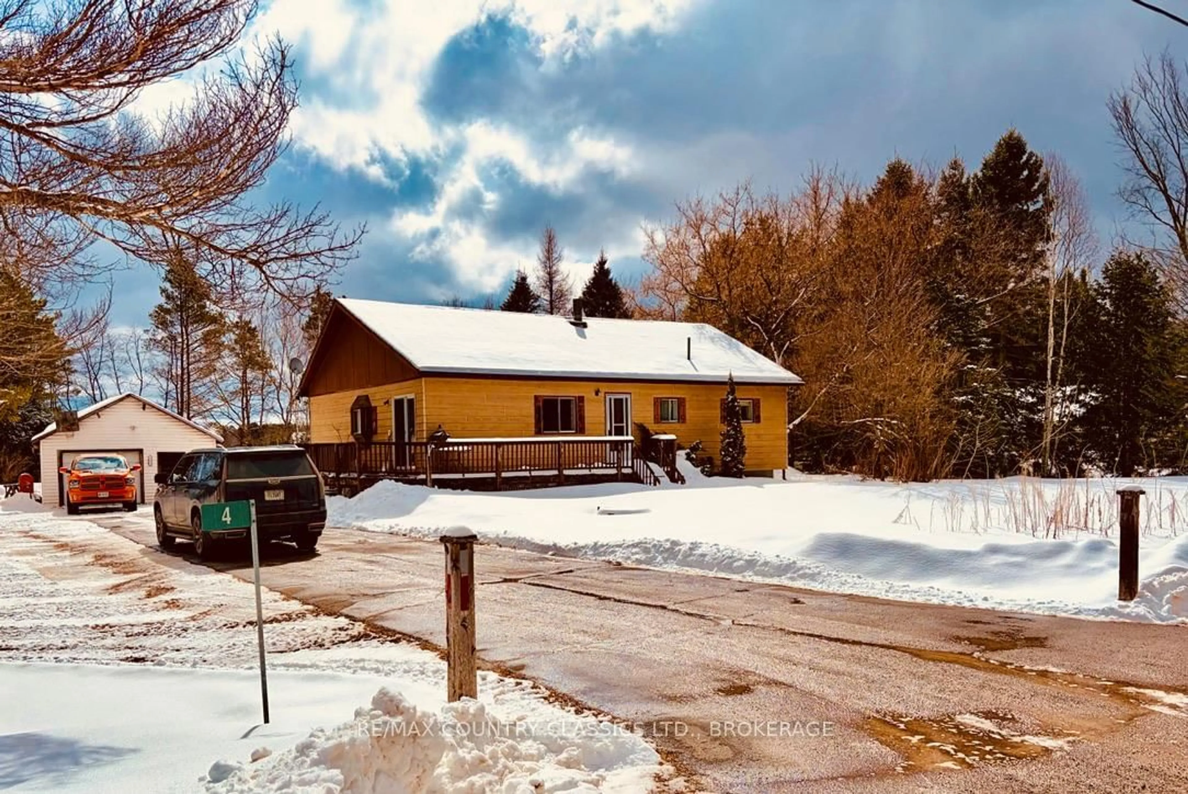 Unknown for 4 Denison Dr, Addington Highlands Ontario K0H 2G0