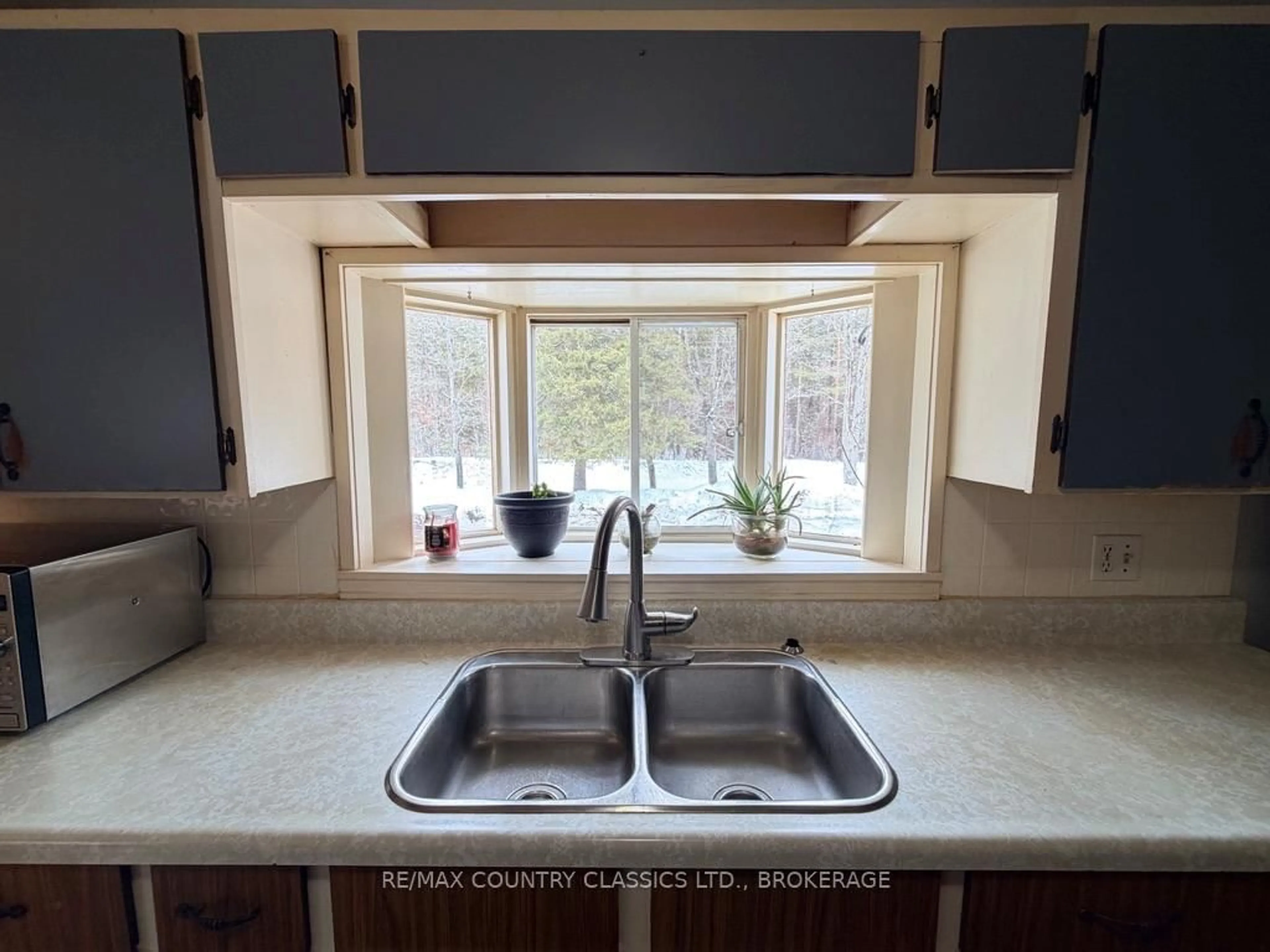 Open concept kitchen, unknown for 4 Denison Dr, Addington Highlands Ontario K0H 2G0