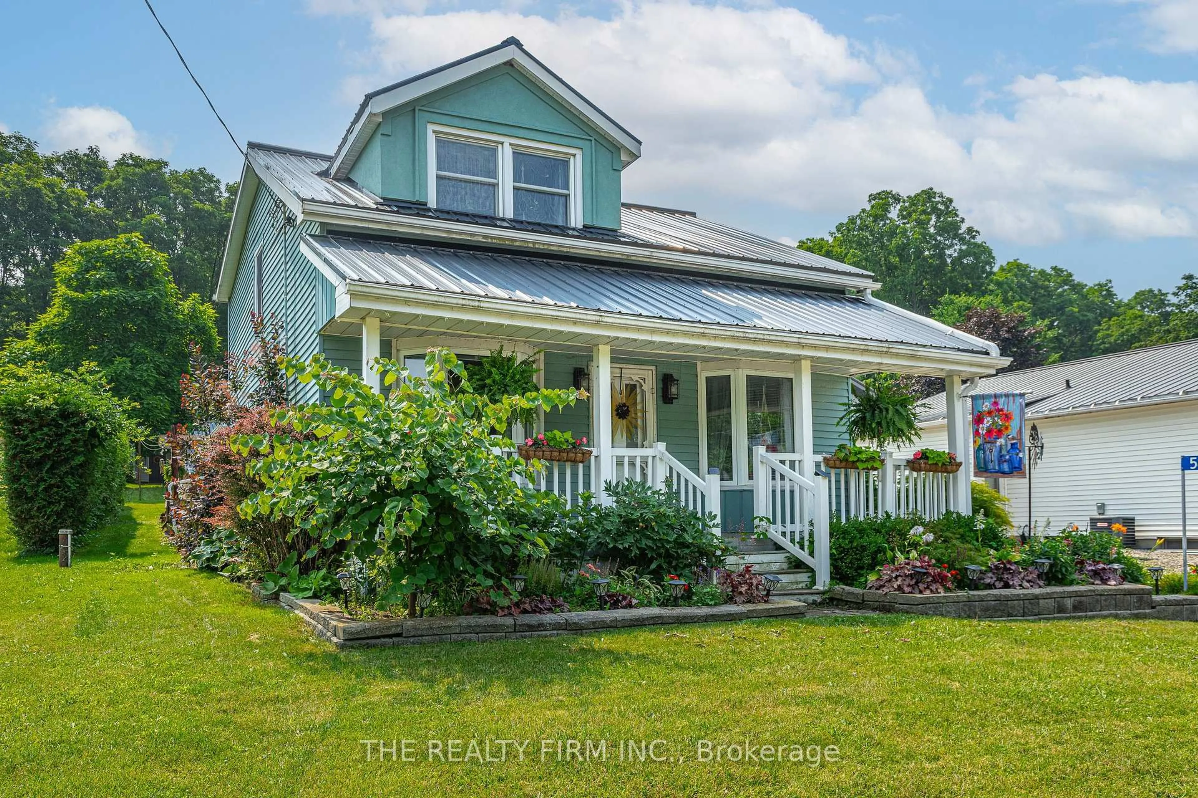 Home with vinyl exterior material, street for 584610 Beachville Rd, South-West Oxford Ontario N4S 7V6