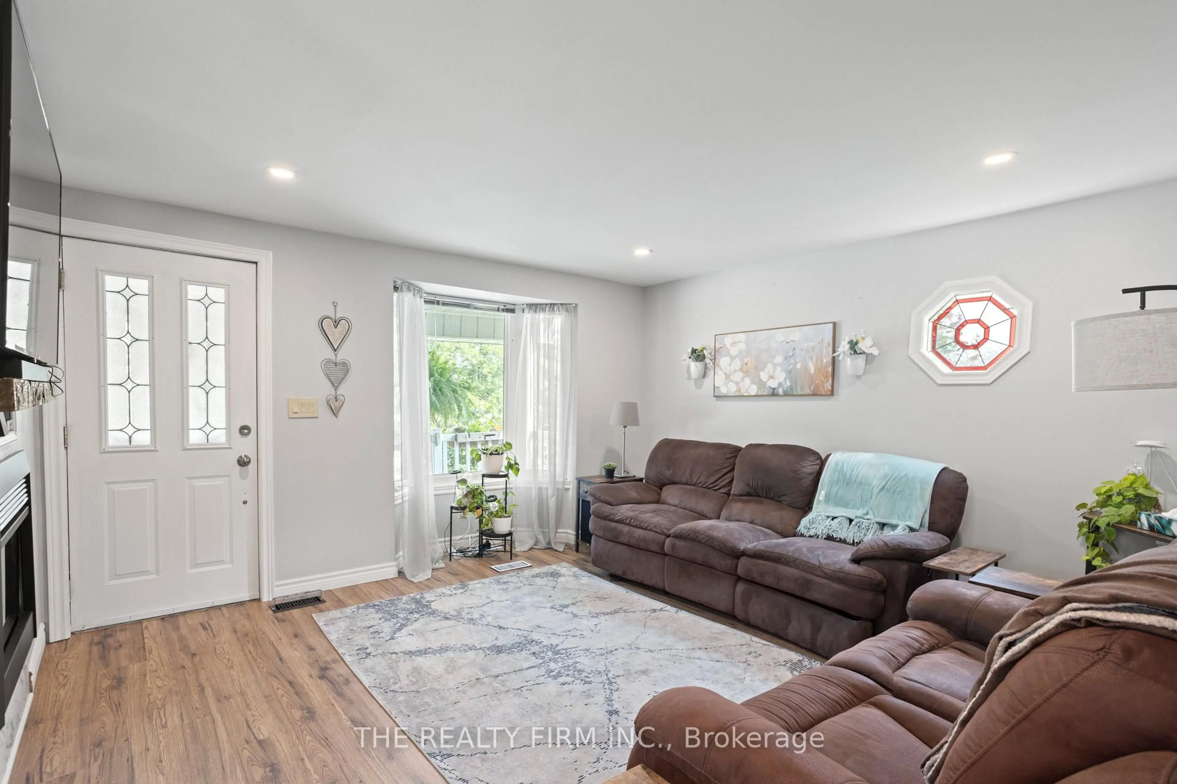 Living room with furniture, unknown for 584610 Beachville Rd, South-West Oxford Ontario N4S 7V6