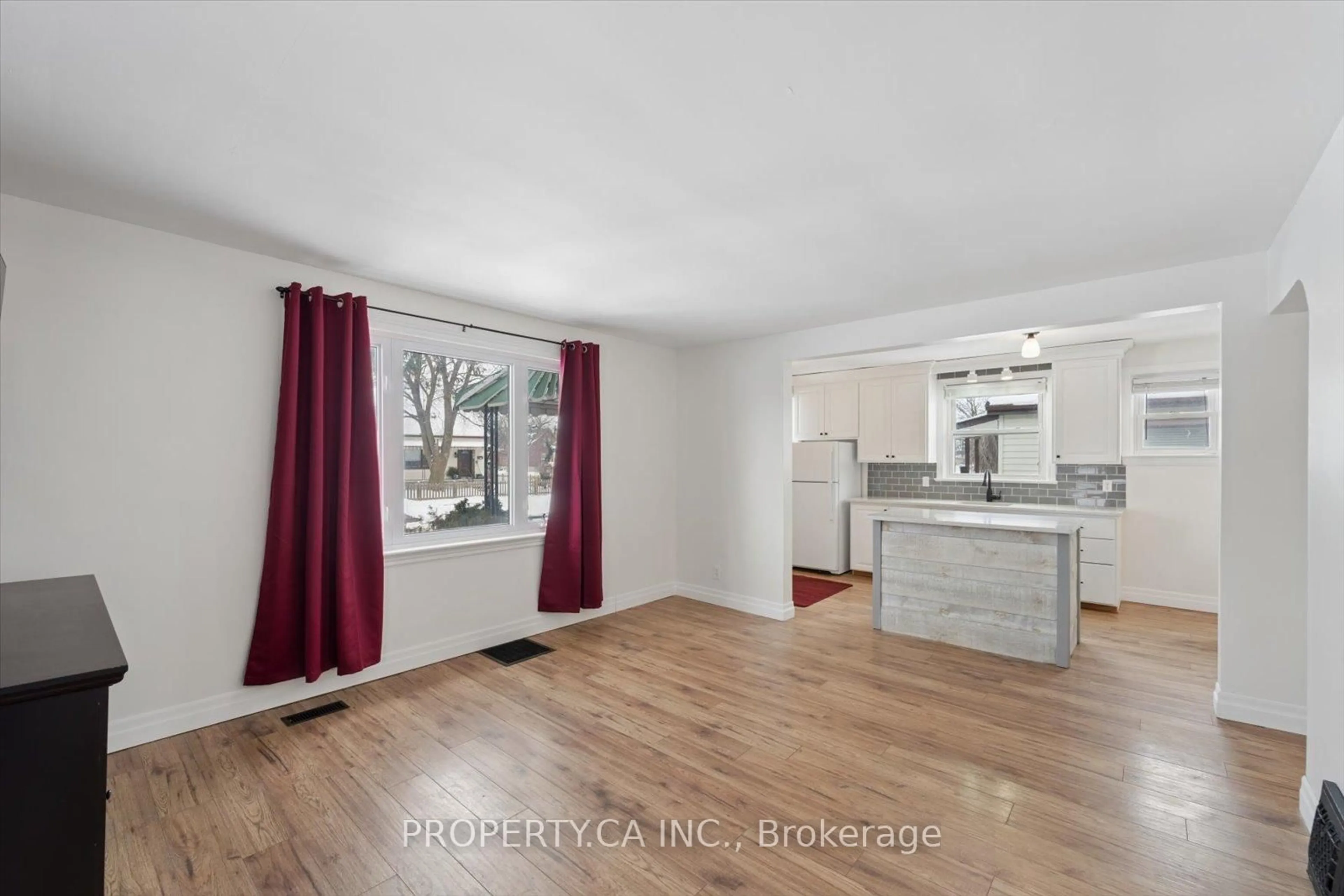 Open concept kitchen, unknown for 606 St Catherine St, Peterborough Ontario K9J 4Z5