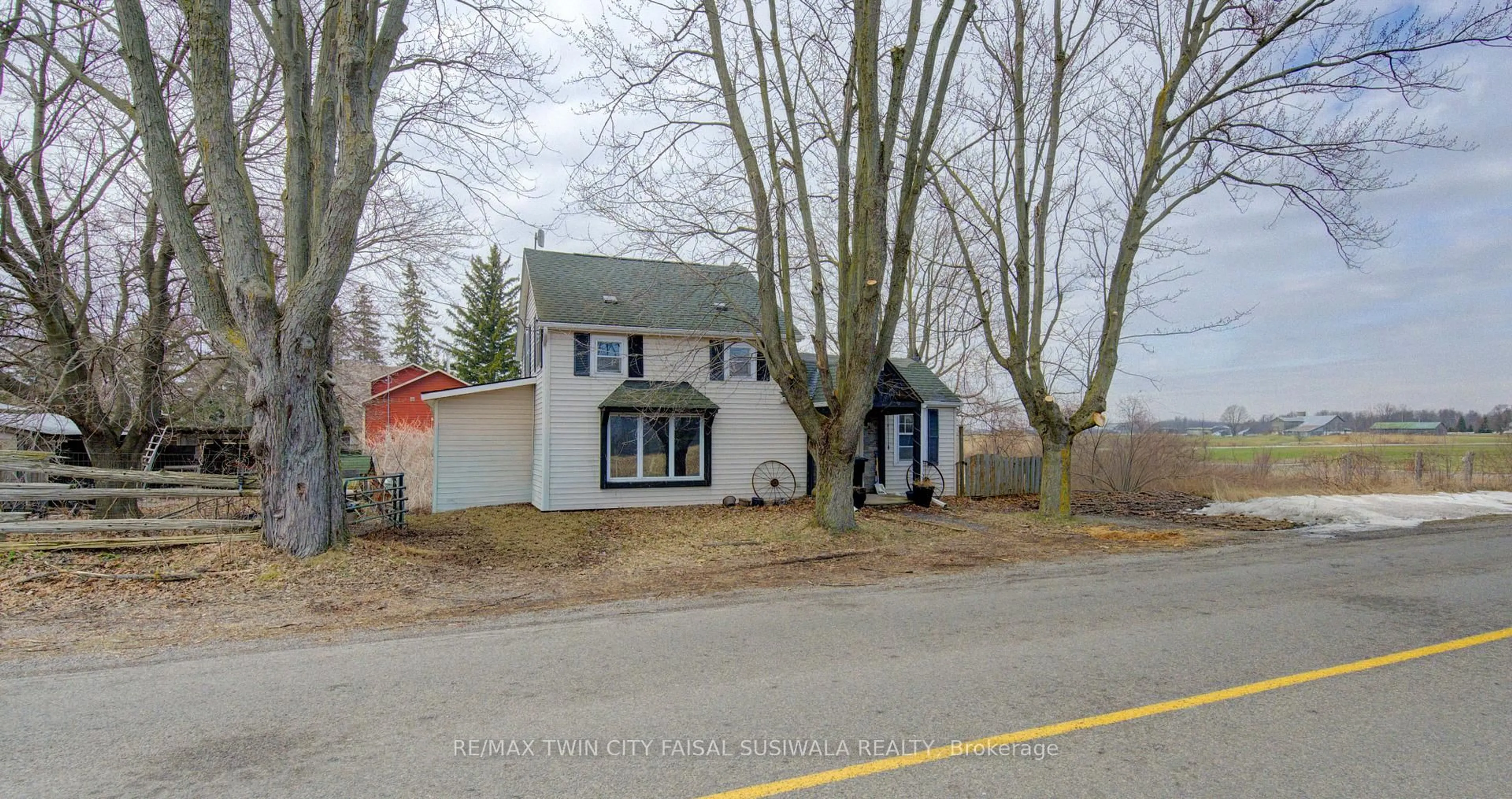 A pic from outside/outdoor area/front of a property/back of a property/a pic from drone, street for 2300 Speedsville Rd, Cambridge Ontario N3H 4R6