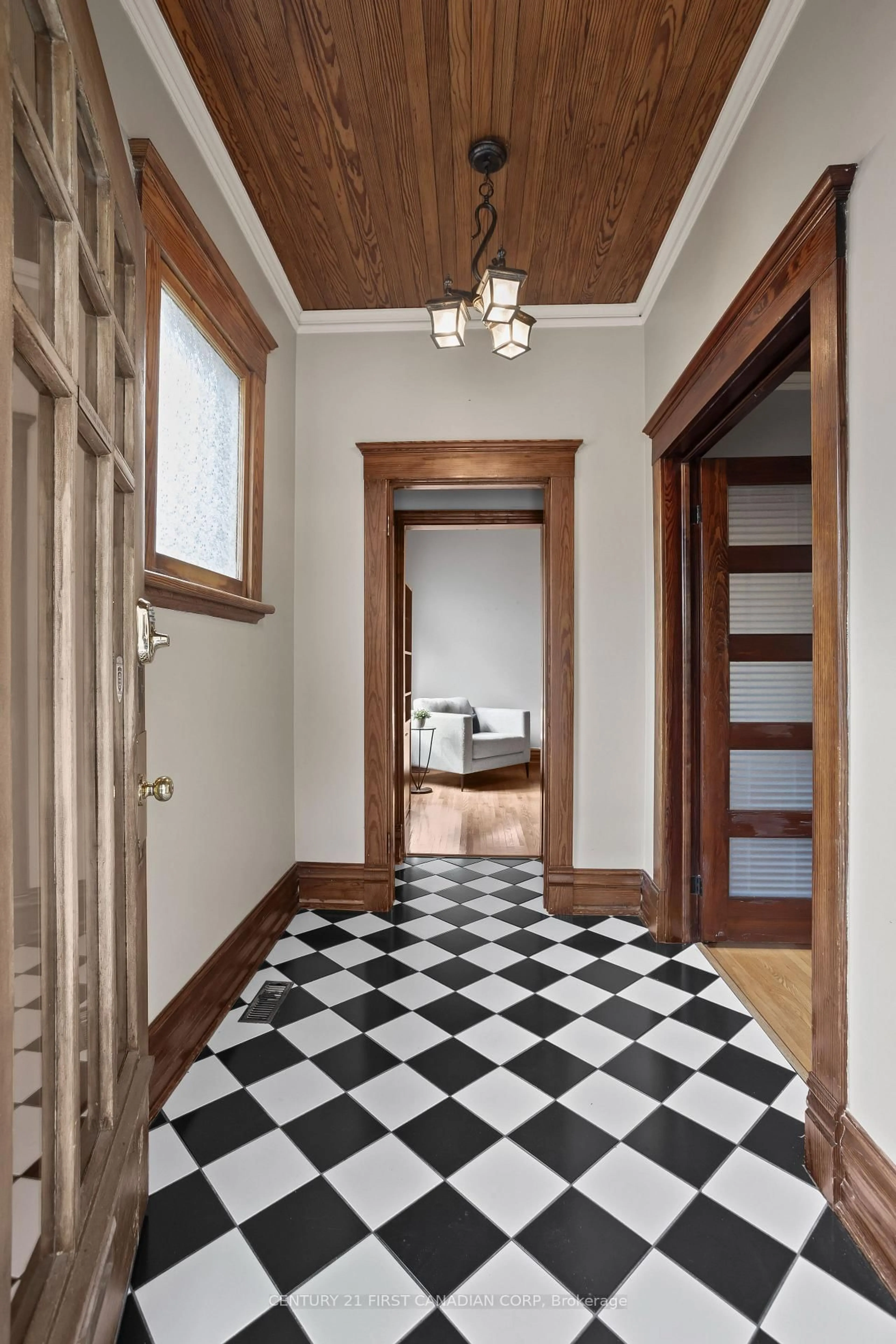 Indoor foyer for 16 Woodward Ave, London North Ontario N6H 2G7