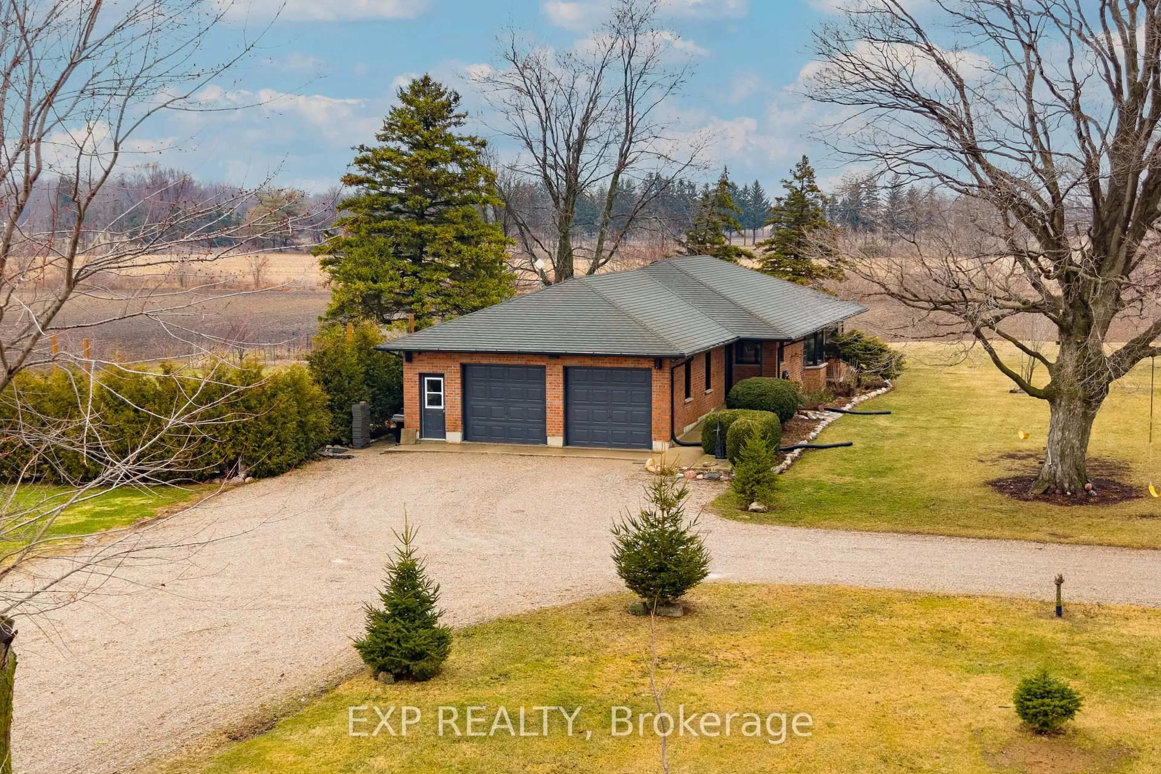 A pic from outside/outdoor area/front of a property/back of a property/a pic from drone, water/lake/river/ocean view for 5864 Inadale Dr, Adelaide Metcalfe Ontario N7G 3H4