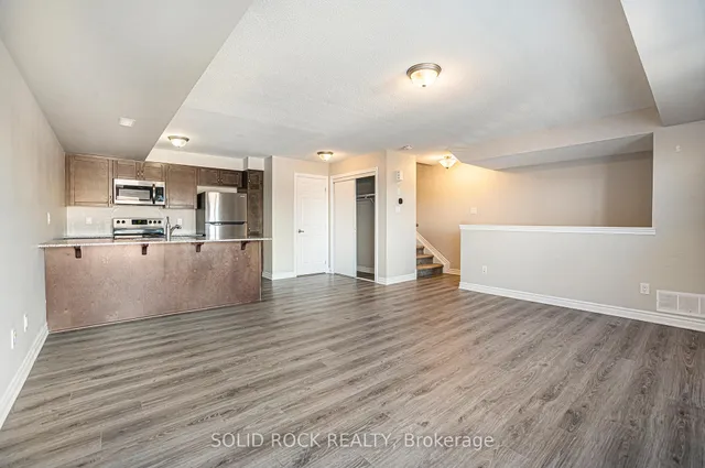 150 Walleye Private #42, Ottawa 5
