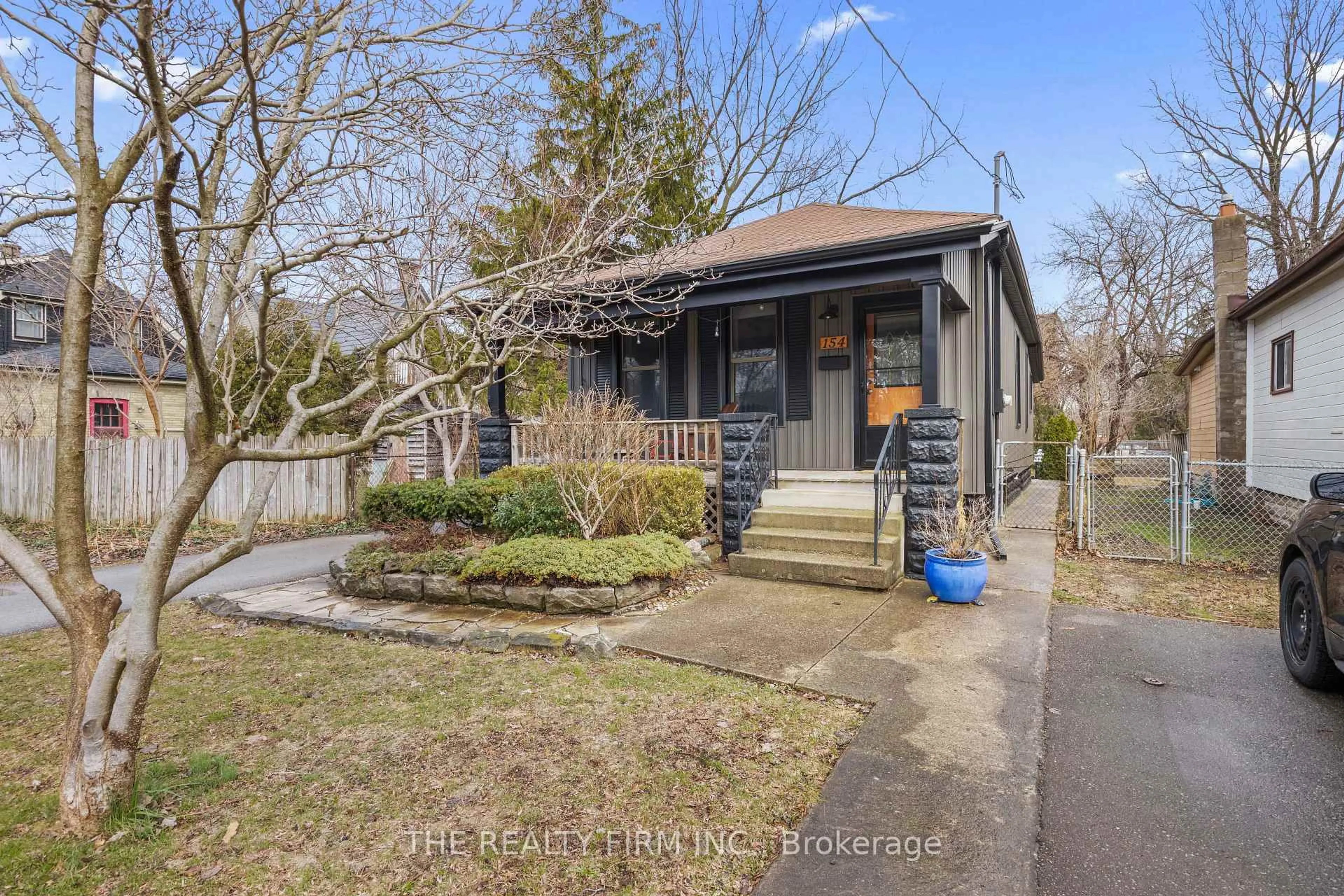 Unknown for 154 Colborne St, London East Ontario N6B 2R9