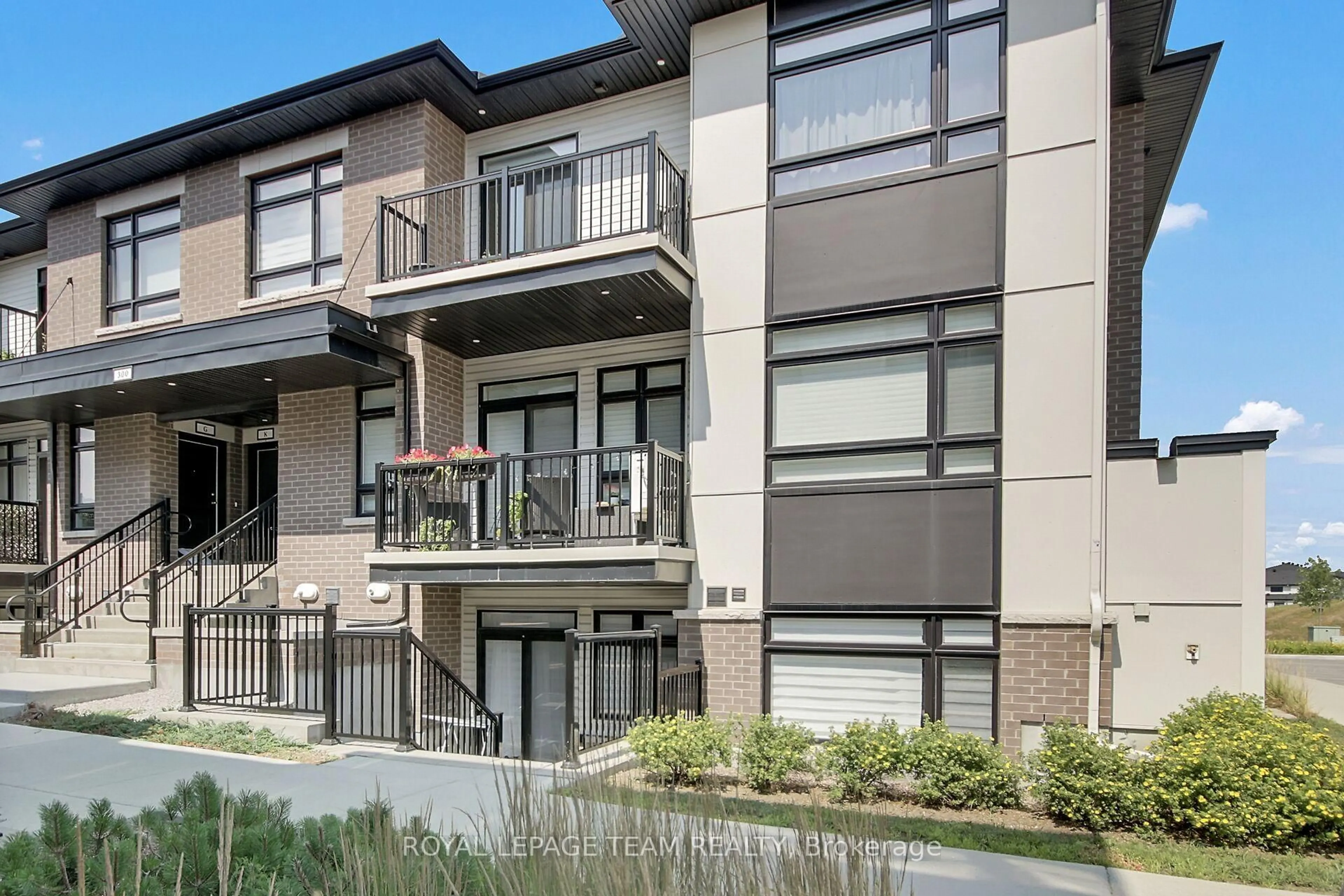 Unknown for 300 Tulum Cres #H, Ottawa Ontario K2S 2Y4