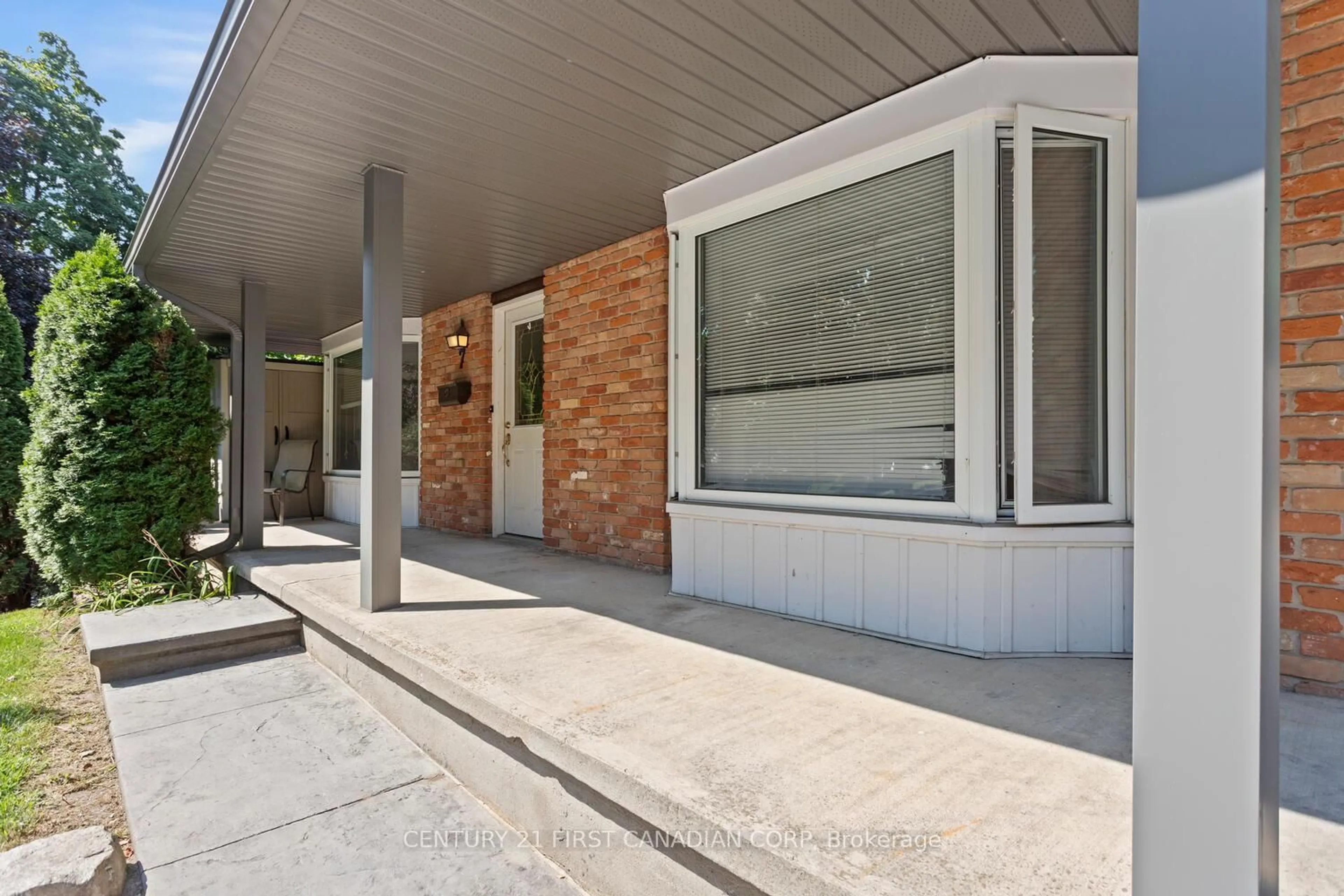 Unknown for 7 Rollscourt Gdns, London North Ontario N6G 1L9