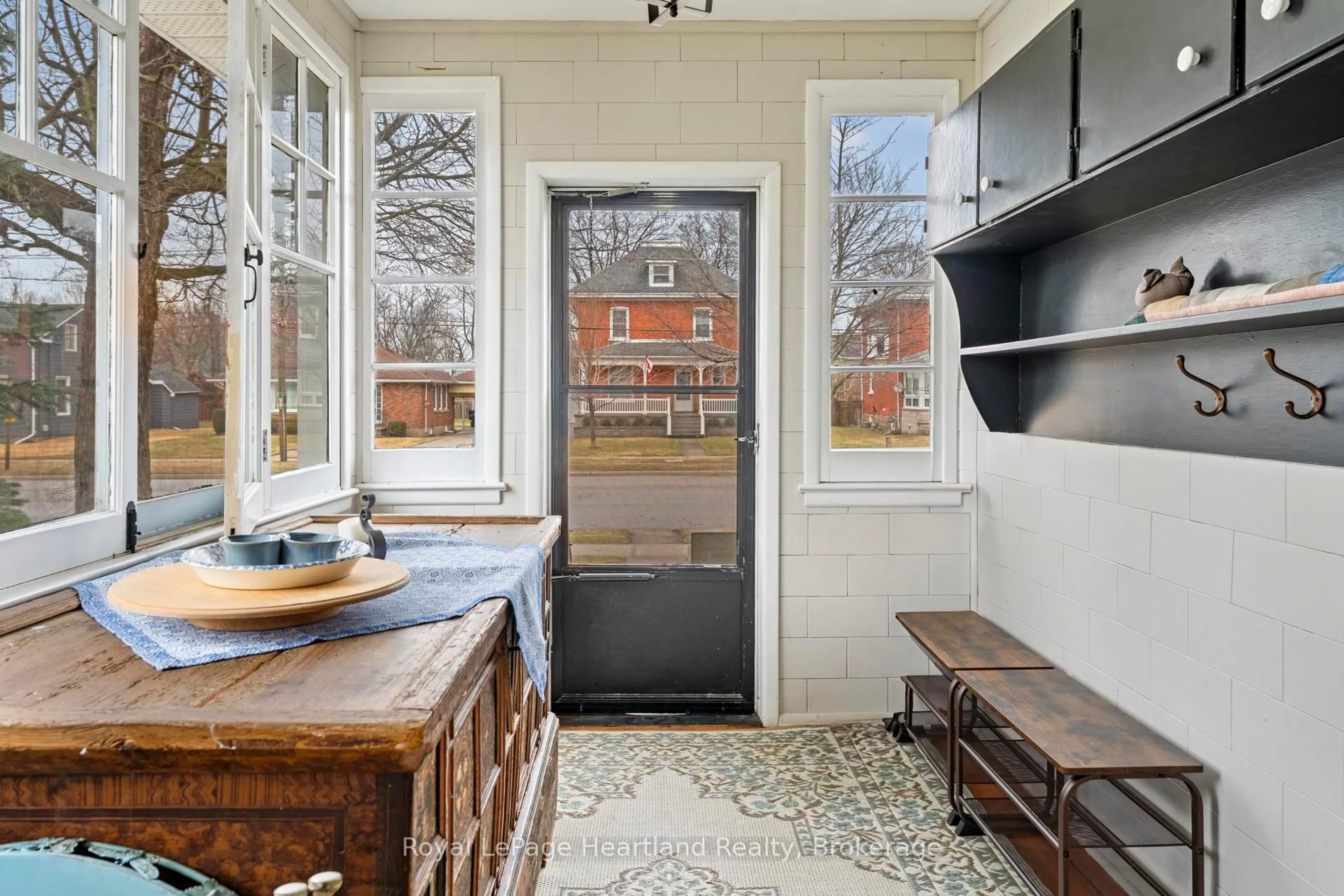 Indoor entryway for 122 Nelson St, Goderich Ontario N7A 1R9