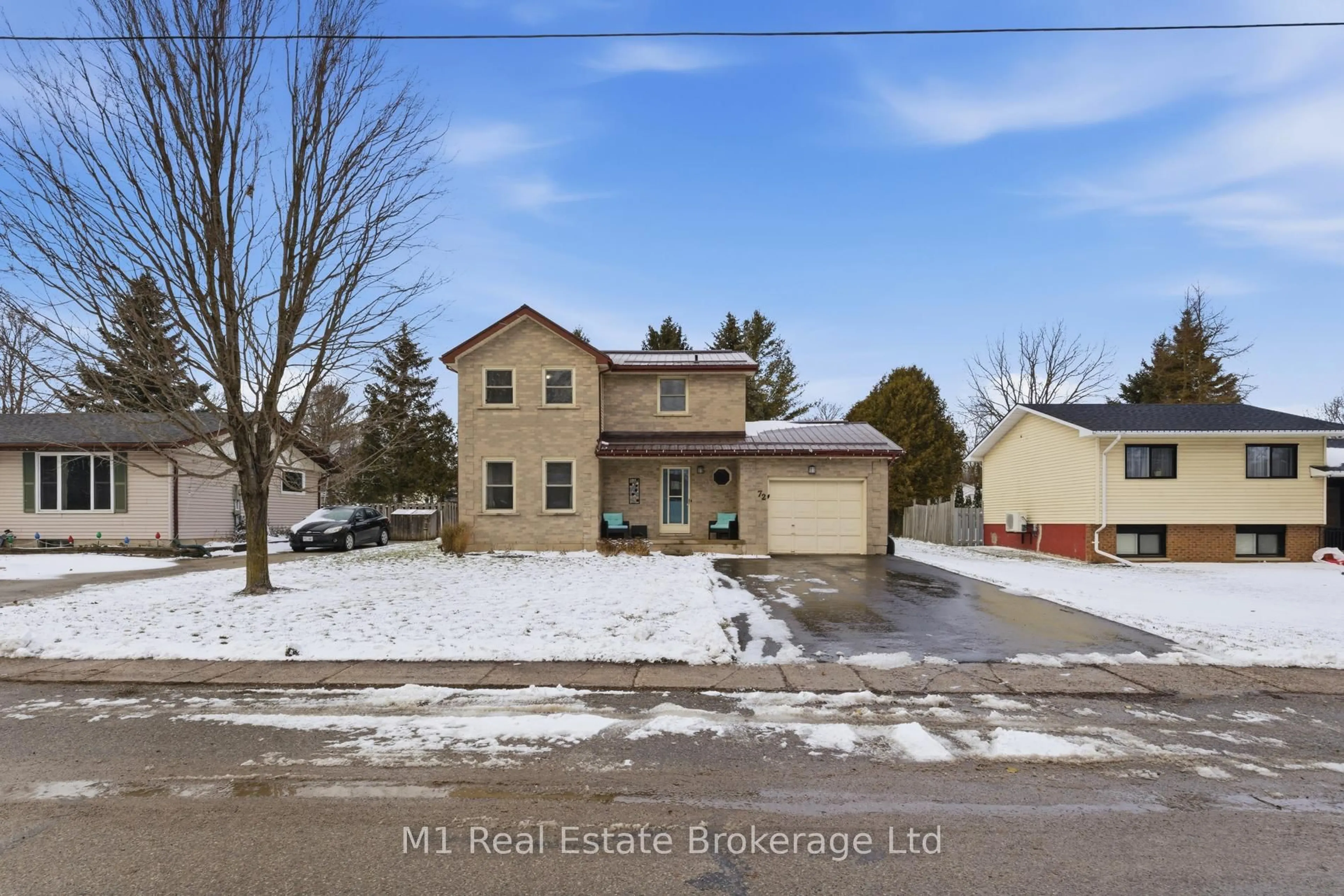A pic from outside/outdoor area/front of a property/back of a property/a pic from drone, street for 72 Amaranth St, East Luther Grand Valley Ontario L9W 5L2
