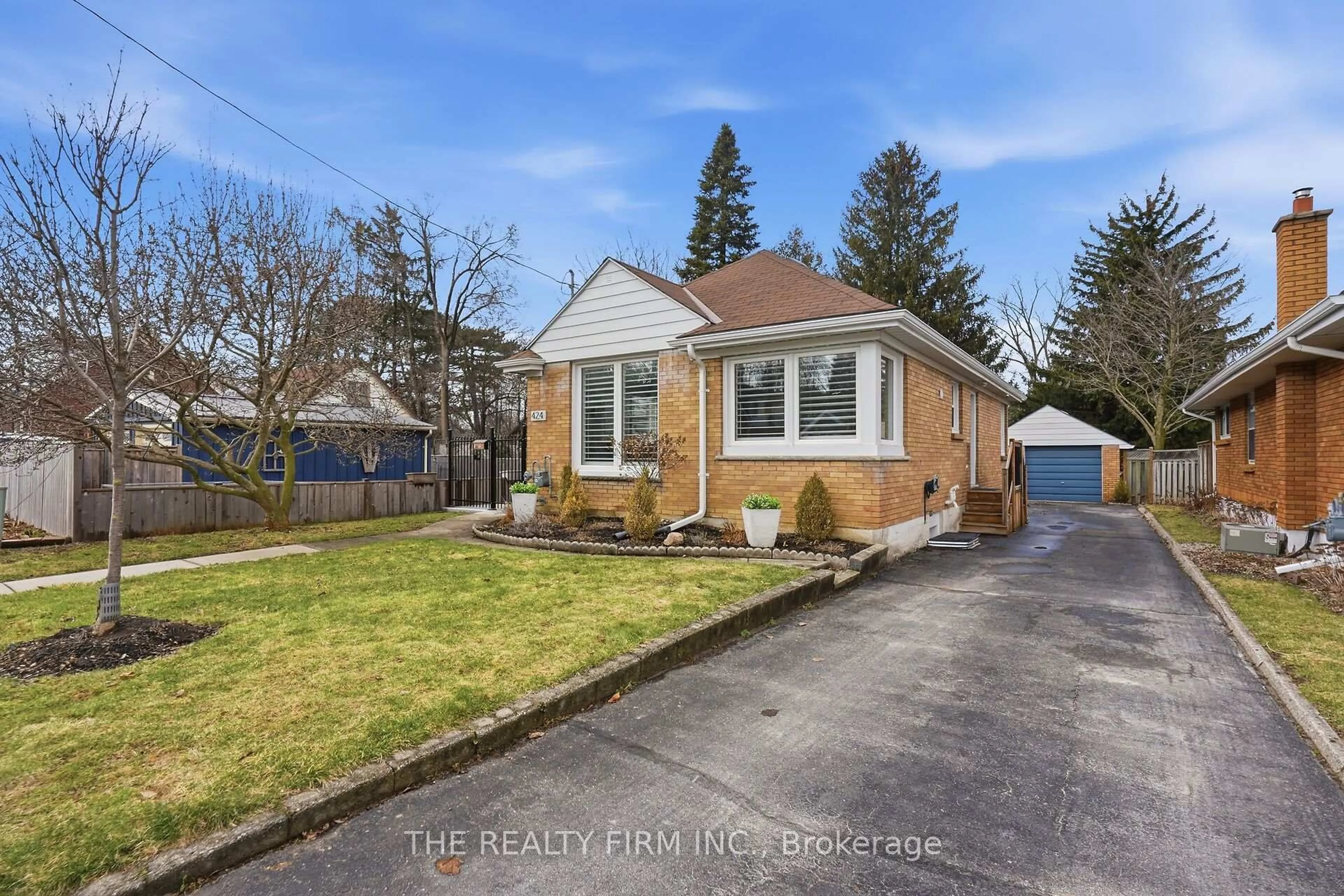 Unknown for 424 Hickson Ave, London South Ontario N6C 2L5