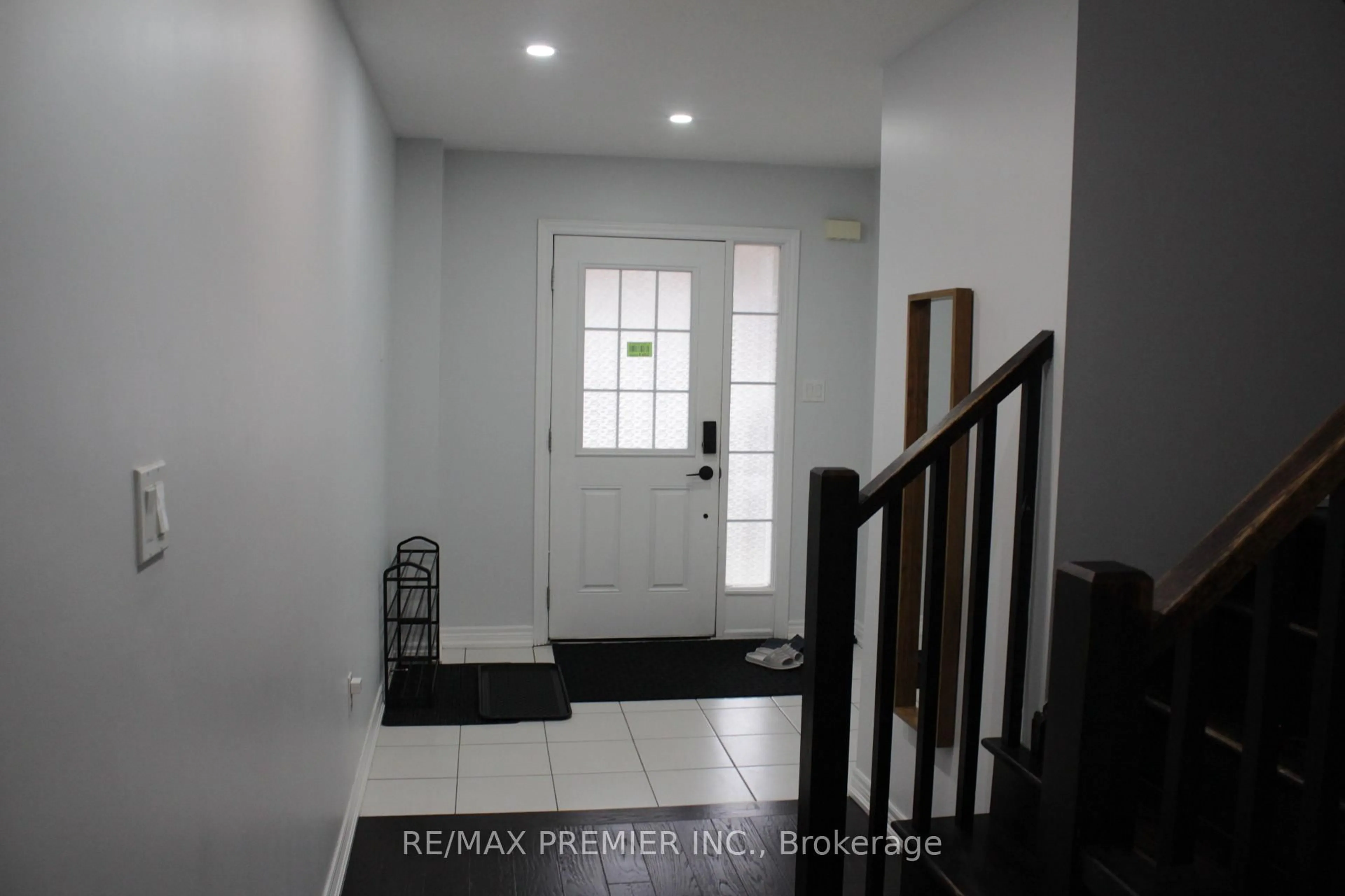 Indoor entryway for 51 Mullholland Ave, Cambridge Ontario N3H 5L5