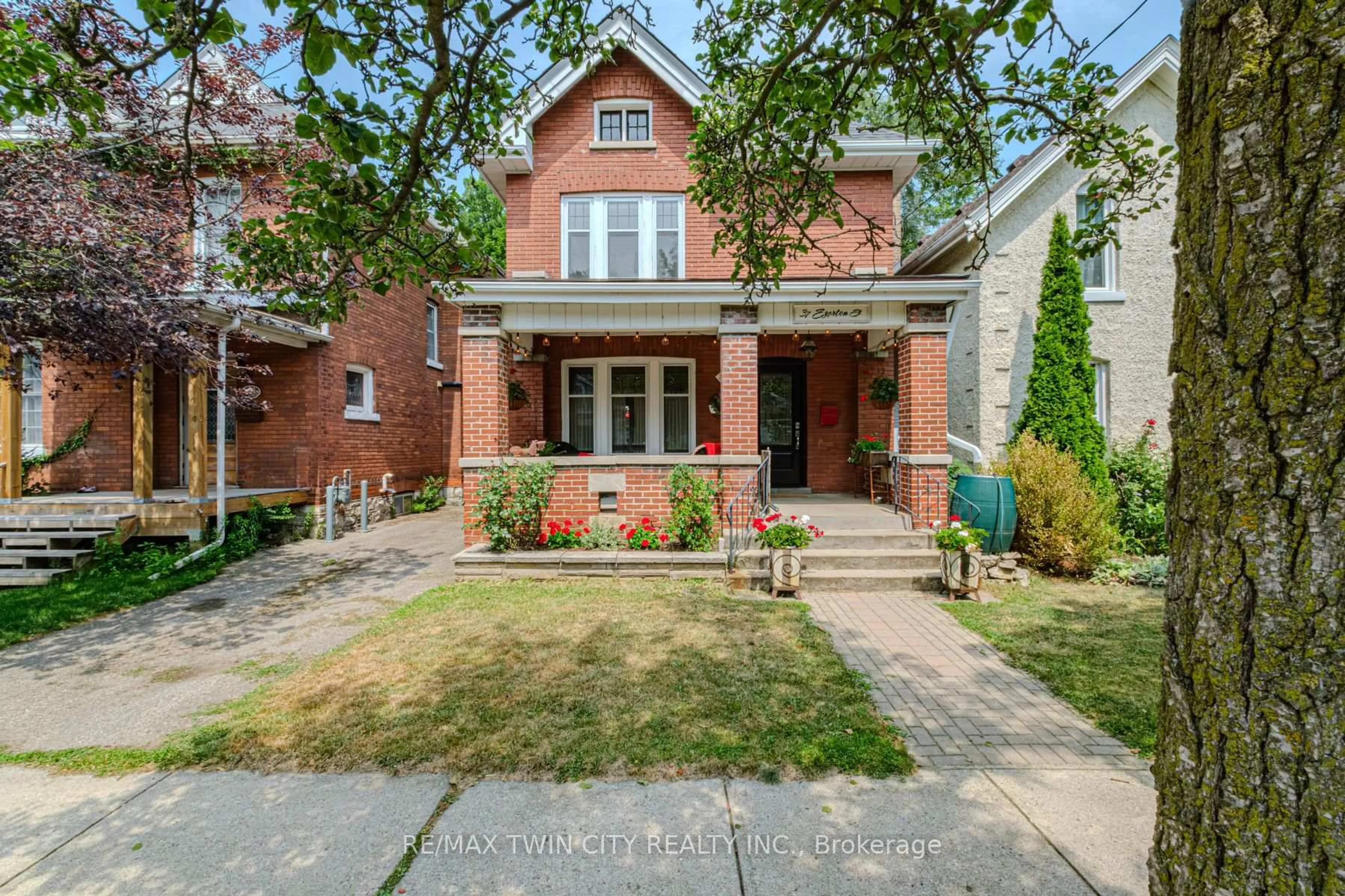 Home with brick exterior material, street for 37 Egerton St, Brantford Ontario N3T 4L4