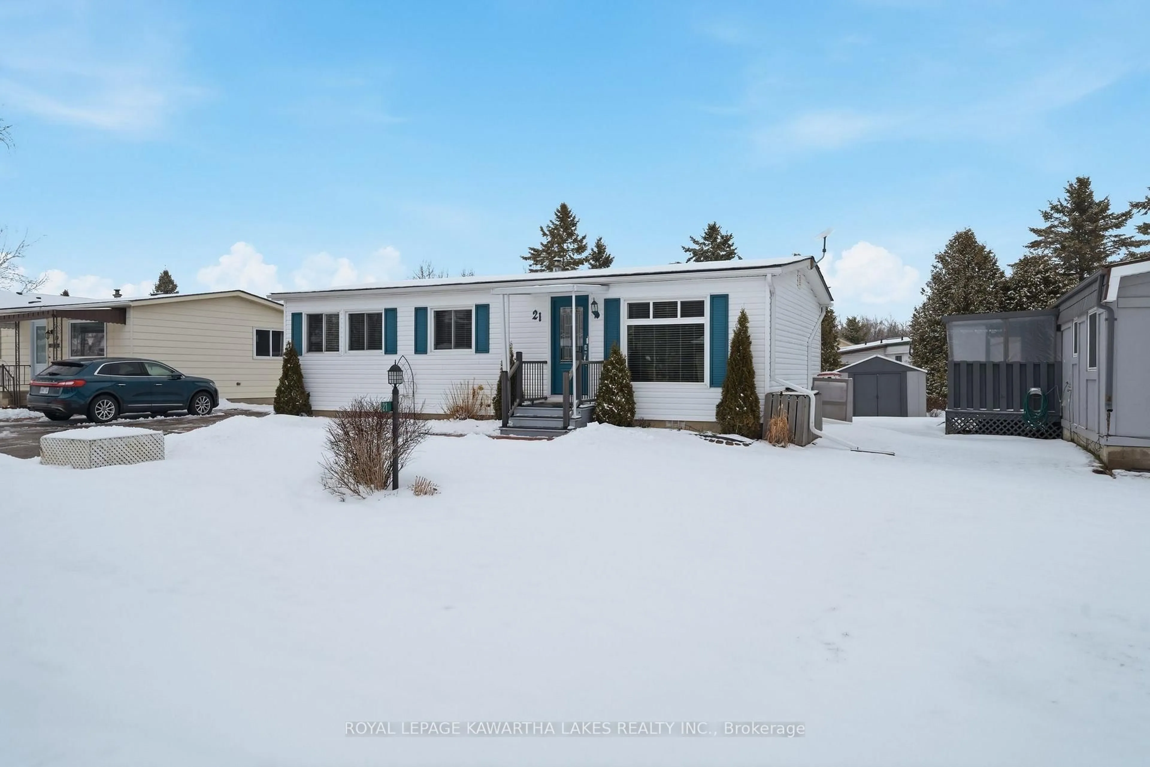 Home with vinyl exterior material, street for 21 Cedar St, Kawartha Lakes Ontario K9V 4R1