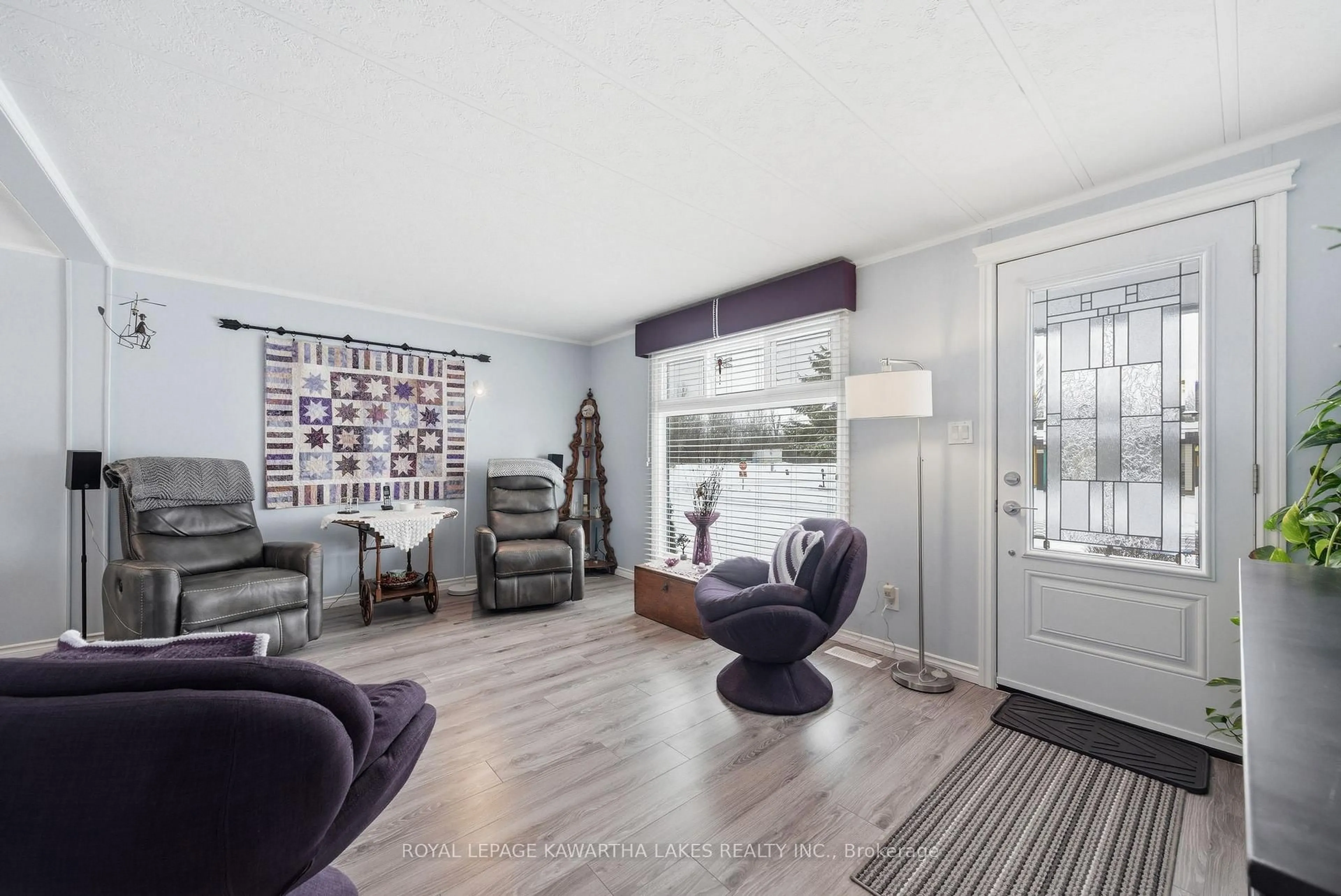 Living room with furniture, unknown for 21 Cedar St, Kawartha Lakes Ontario K9V 4R1