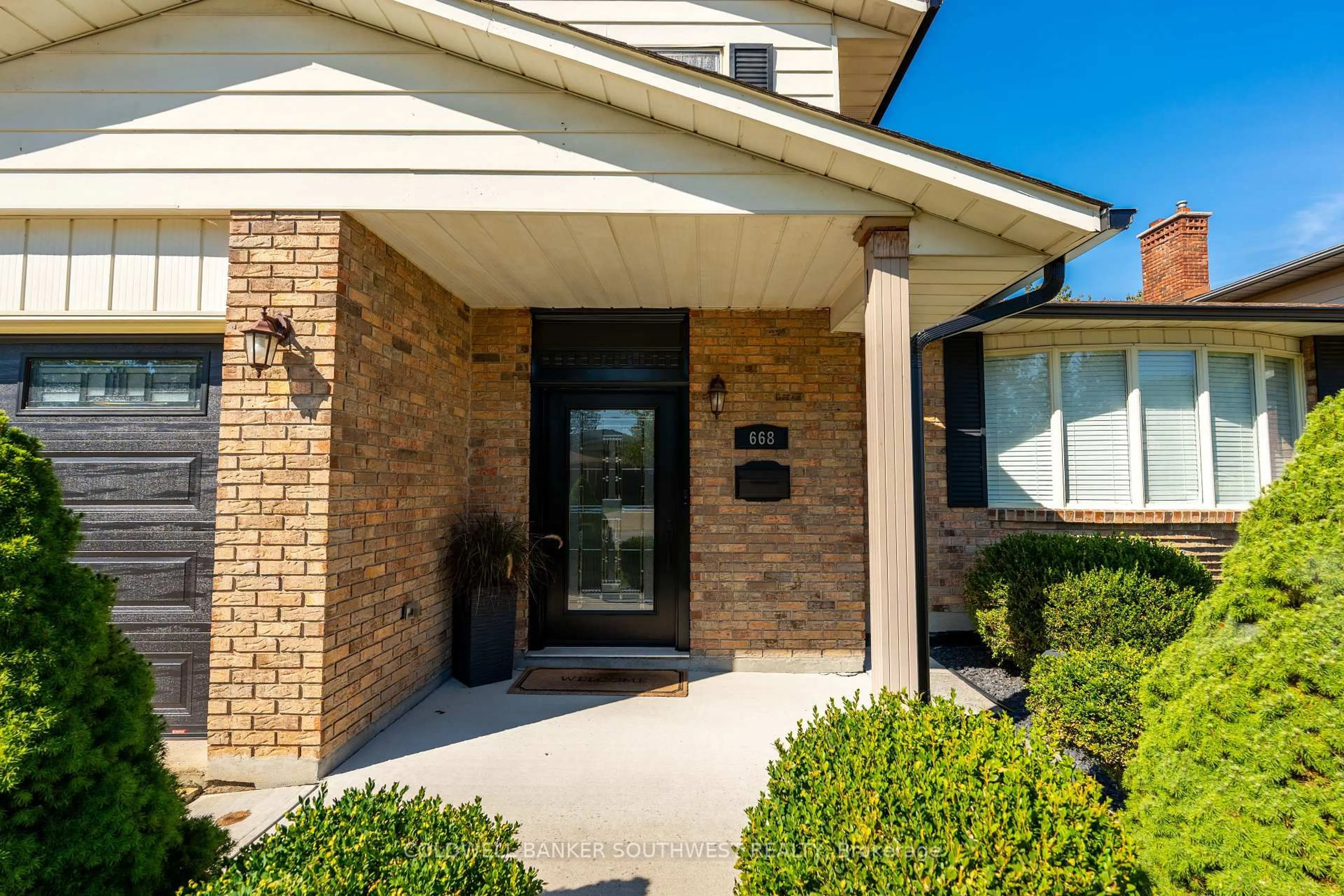 Home with brick exterior material, street for 668 Winchester Cres, Sarnia Ontario N7S 4P5