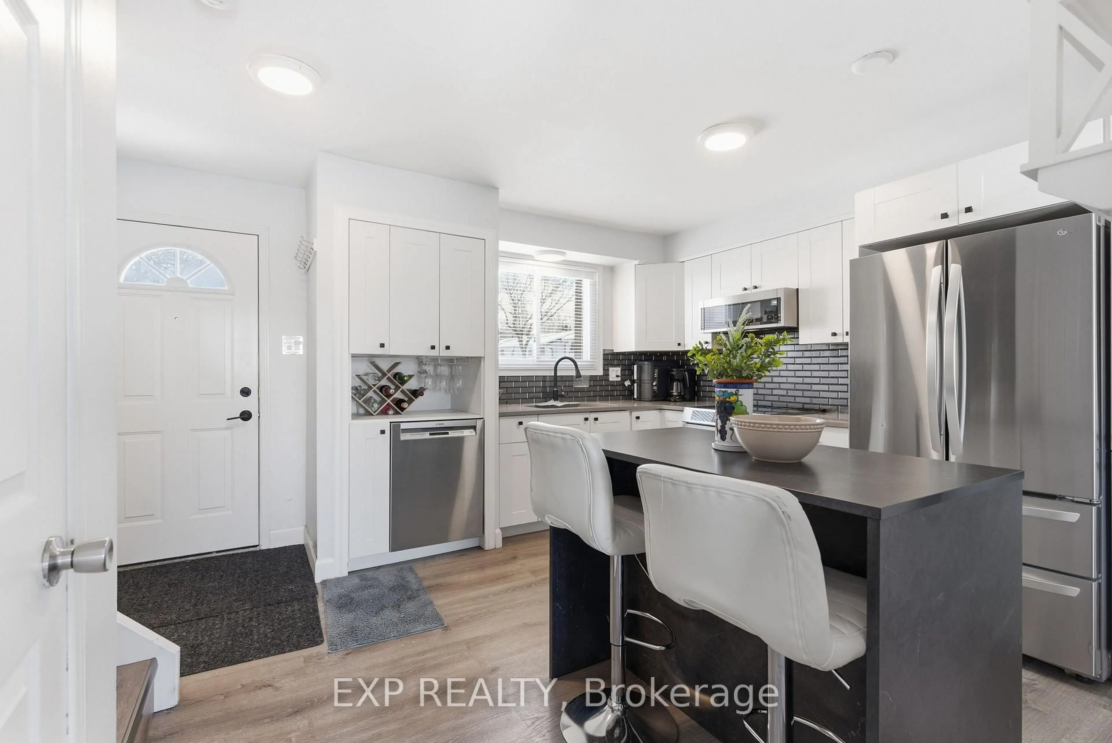 Open concept kitchen, unknown for 3322 ADDISON Ave #10, Niagara Falls Ontario L2J 3L1