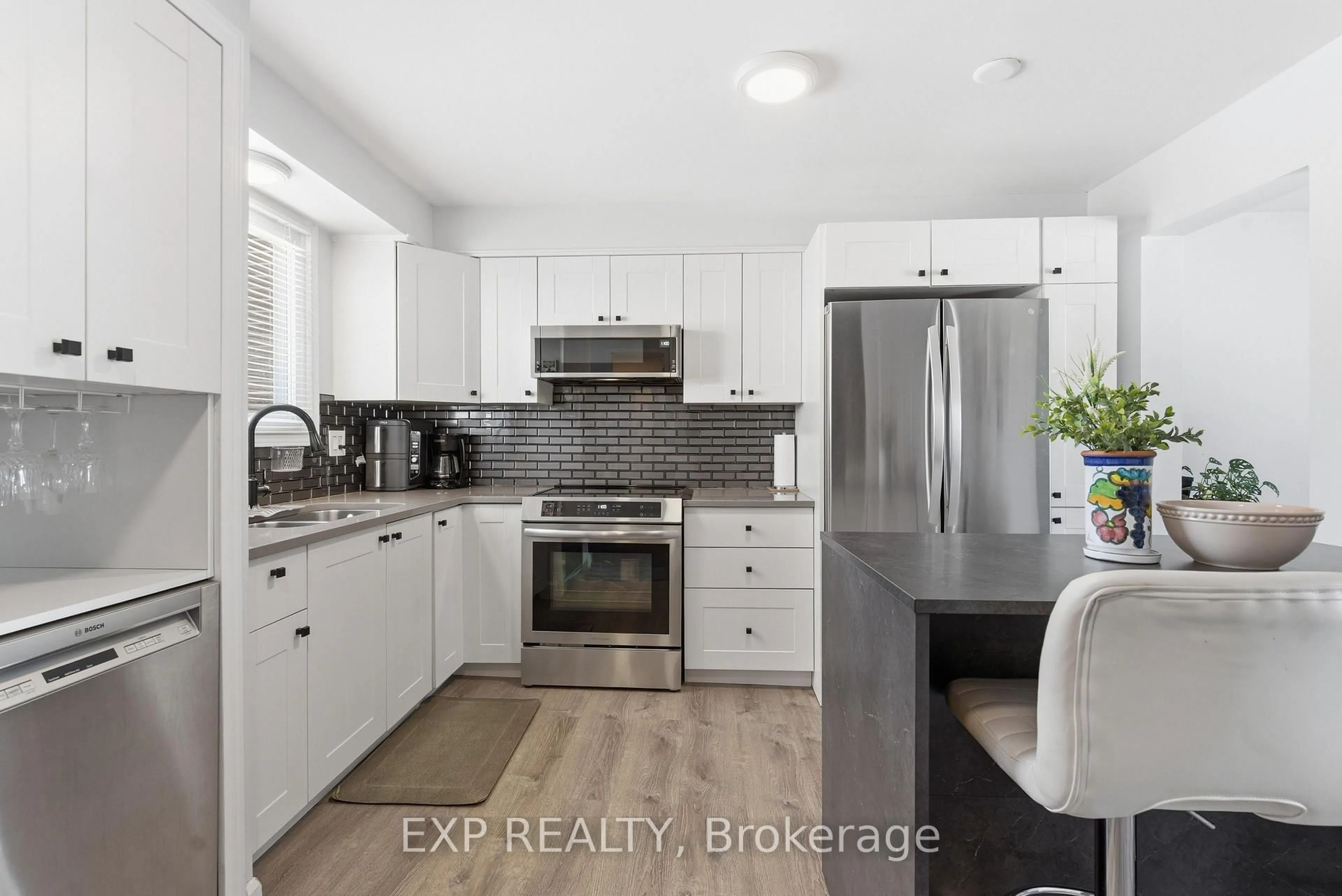 Open concept kitchen, ceramic/tile floor for 3322 ADDISON Ave #10, Niagara Falls Ontario L2J 3L1