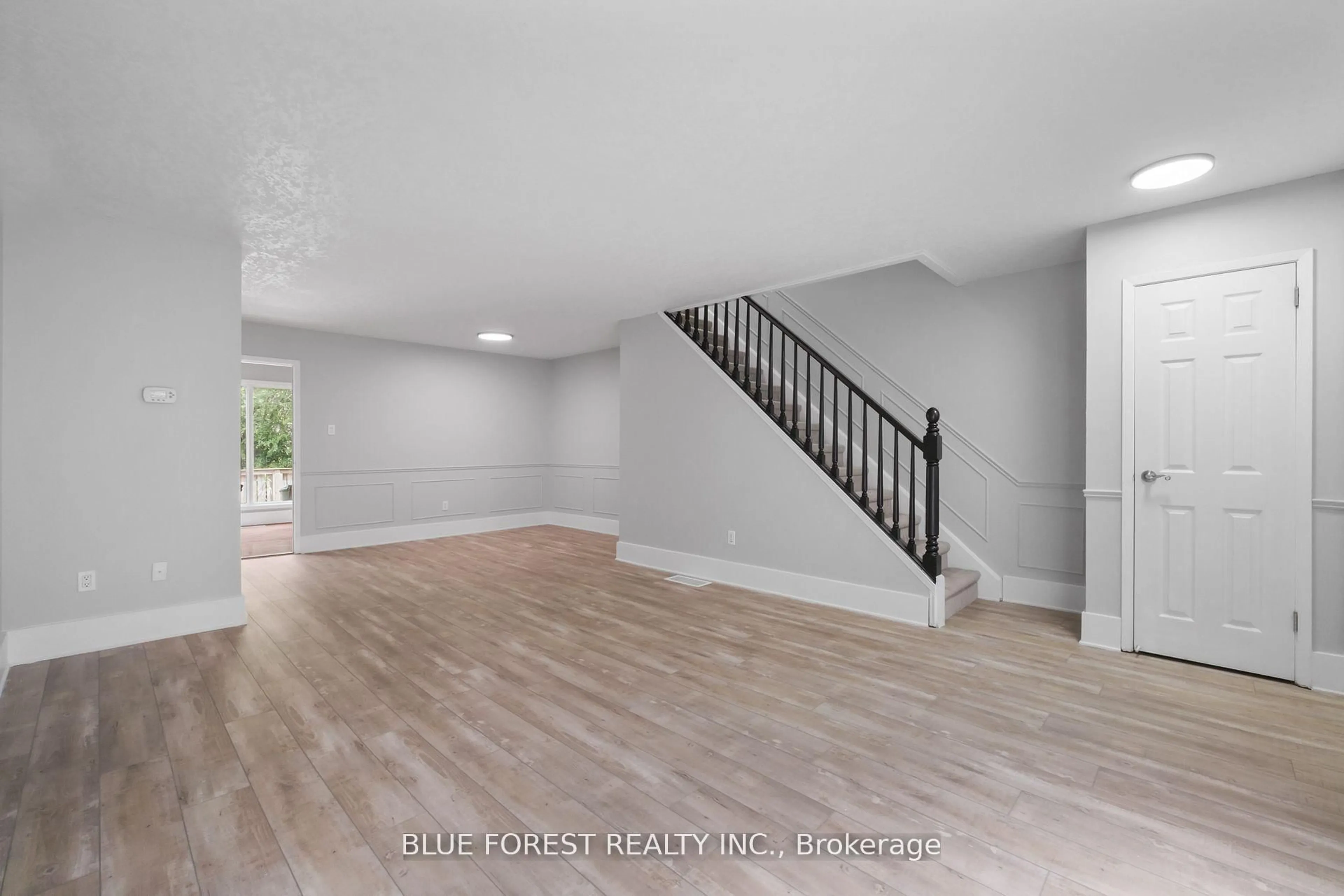 Unknown for 696 Wonderland Rd #15, London South Ontario N6H 4Y8